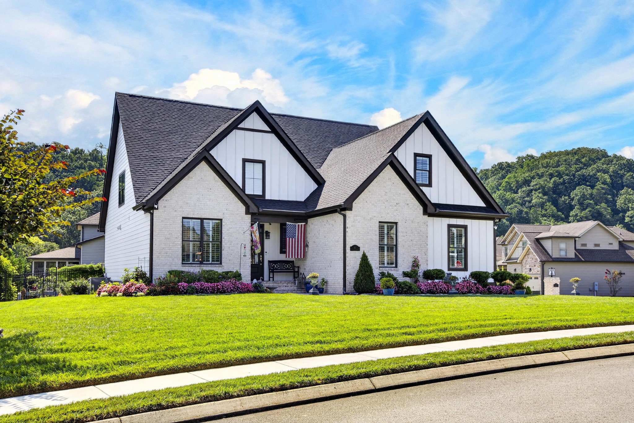 187 Winding Glen Drive, NW