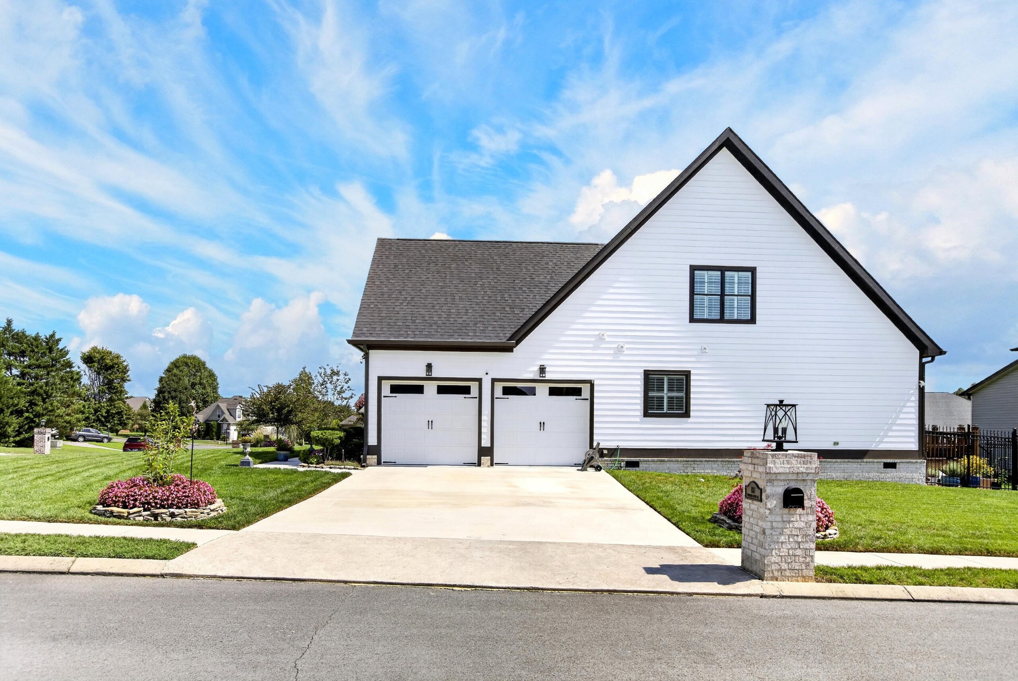 187 Winding Glen Drive, NW