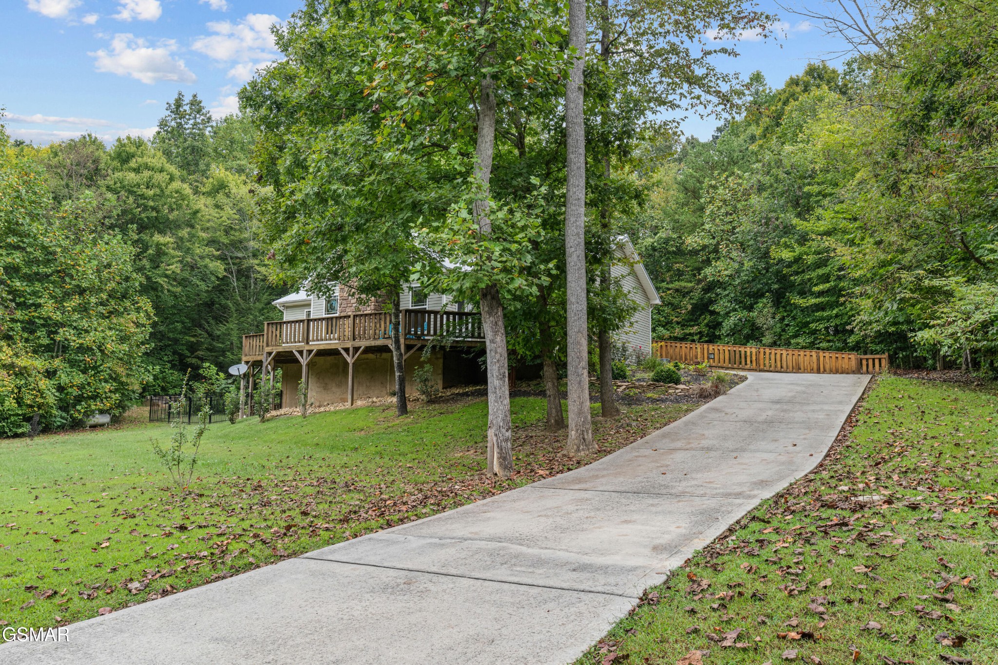 3851 Mistletoe Loop
