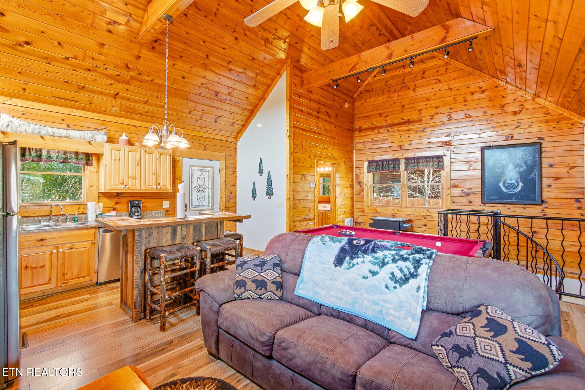 570 Country Oaks Drive