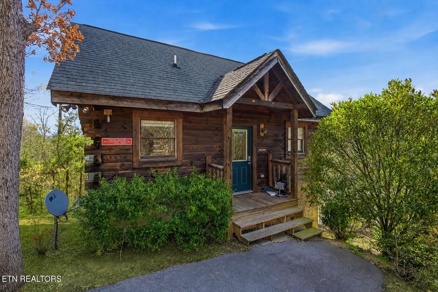 570 Country Oaks Drive