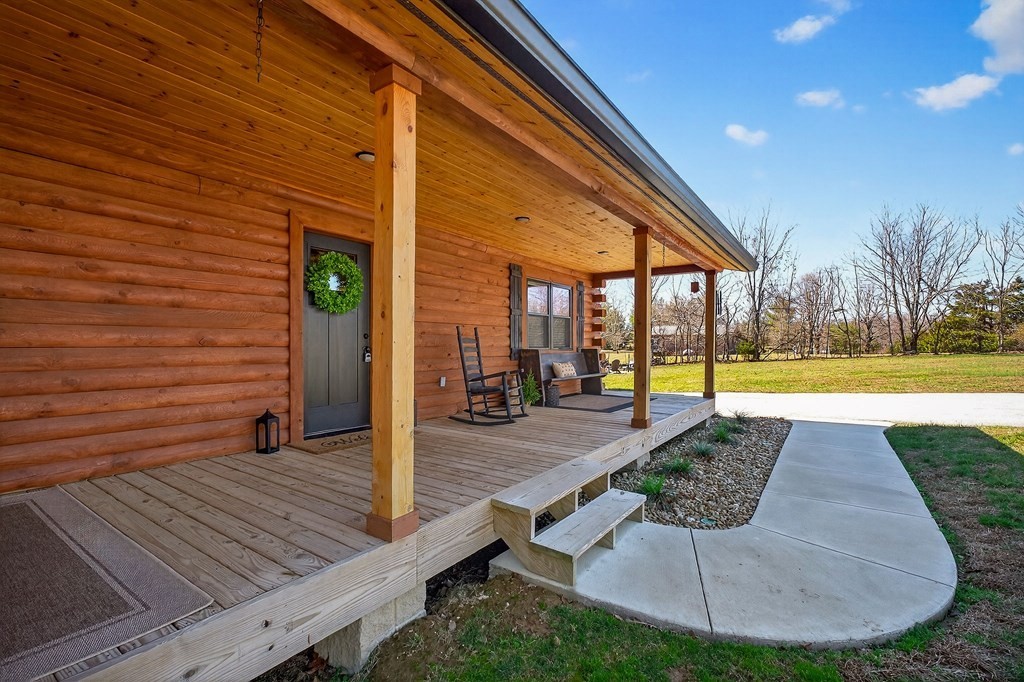 108 Crestview Ln