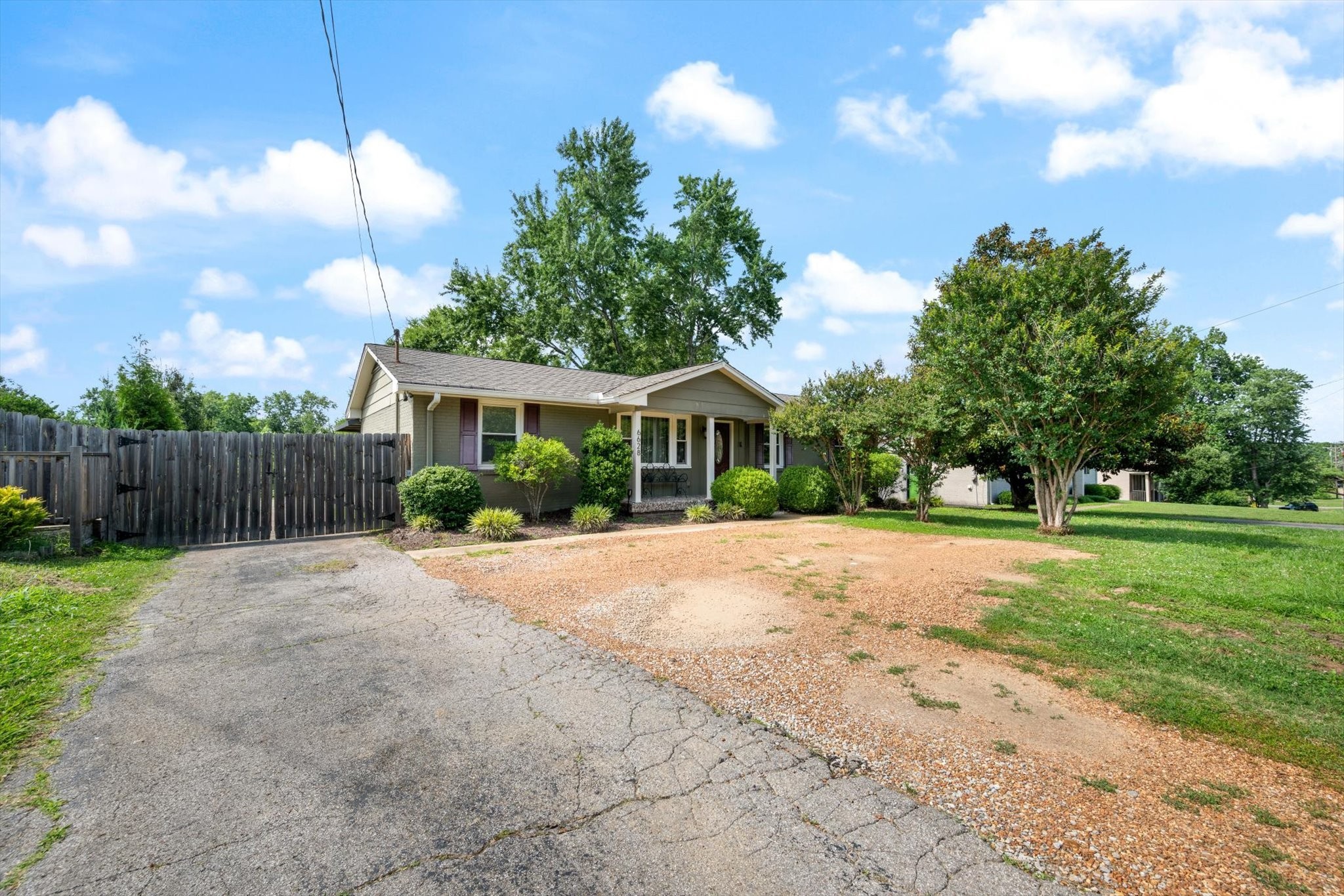 6628 Cabot Dr
