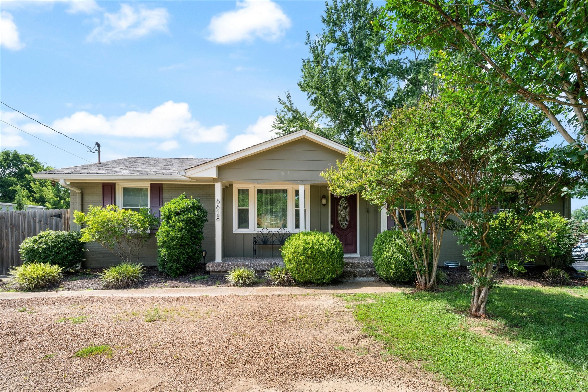 6628 Cabot Dr