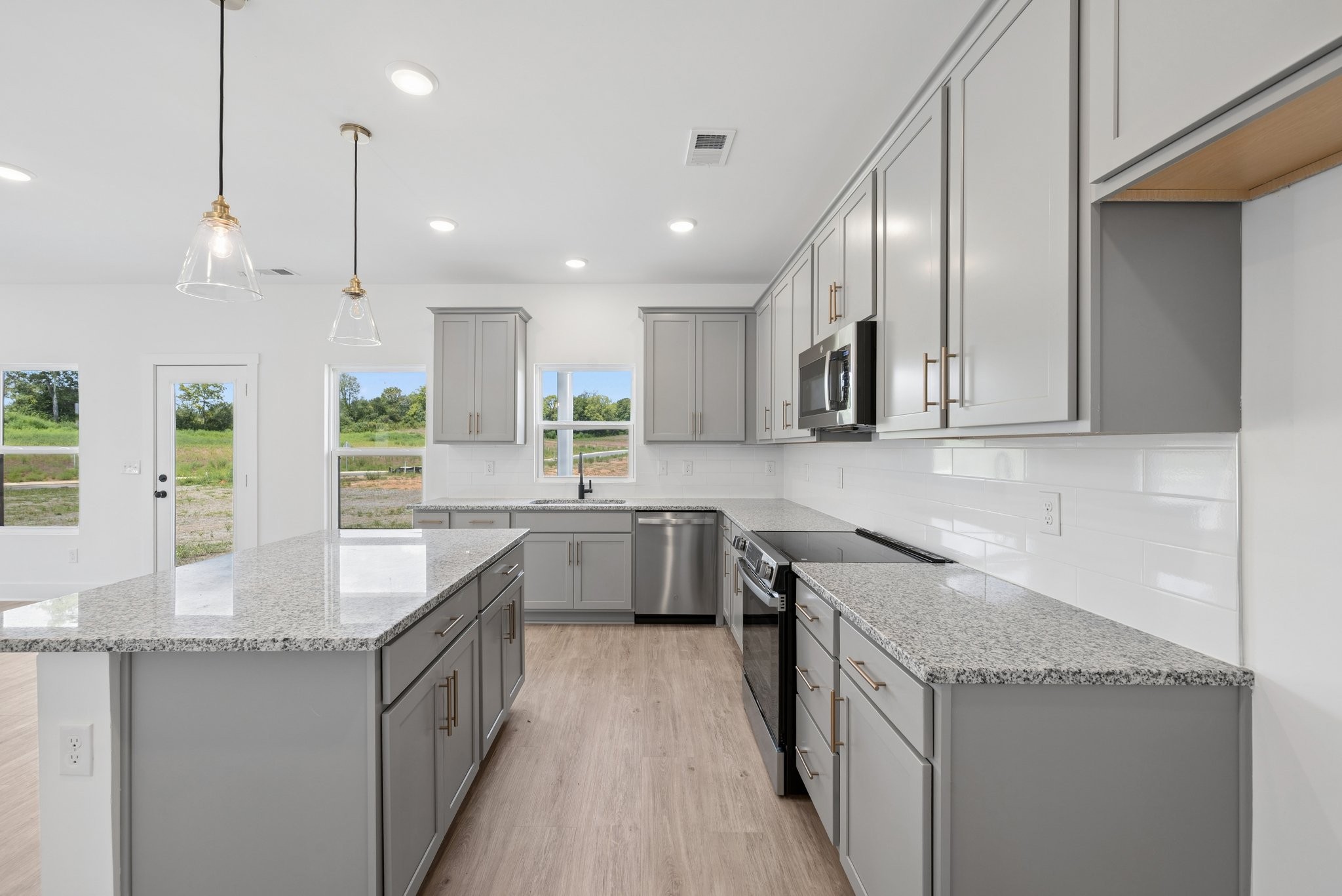 2564 Peaceful Valley Dr