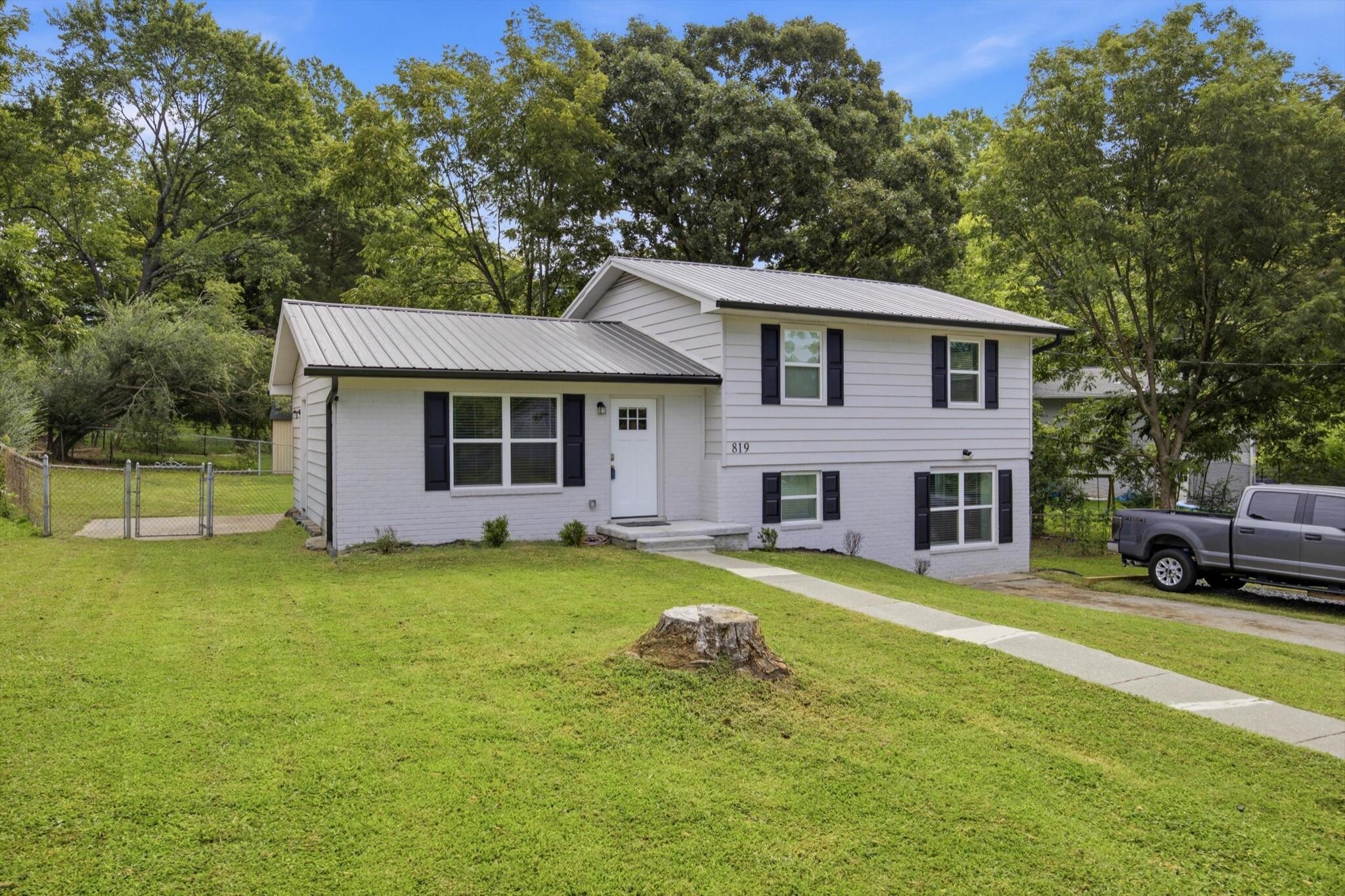 819 Scenic Drive, SE