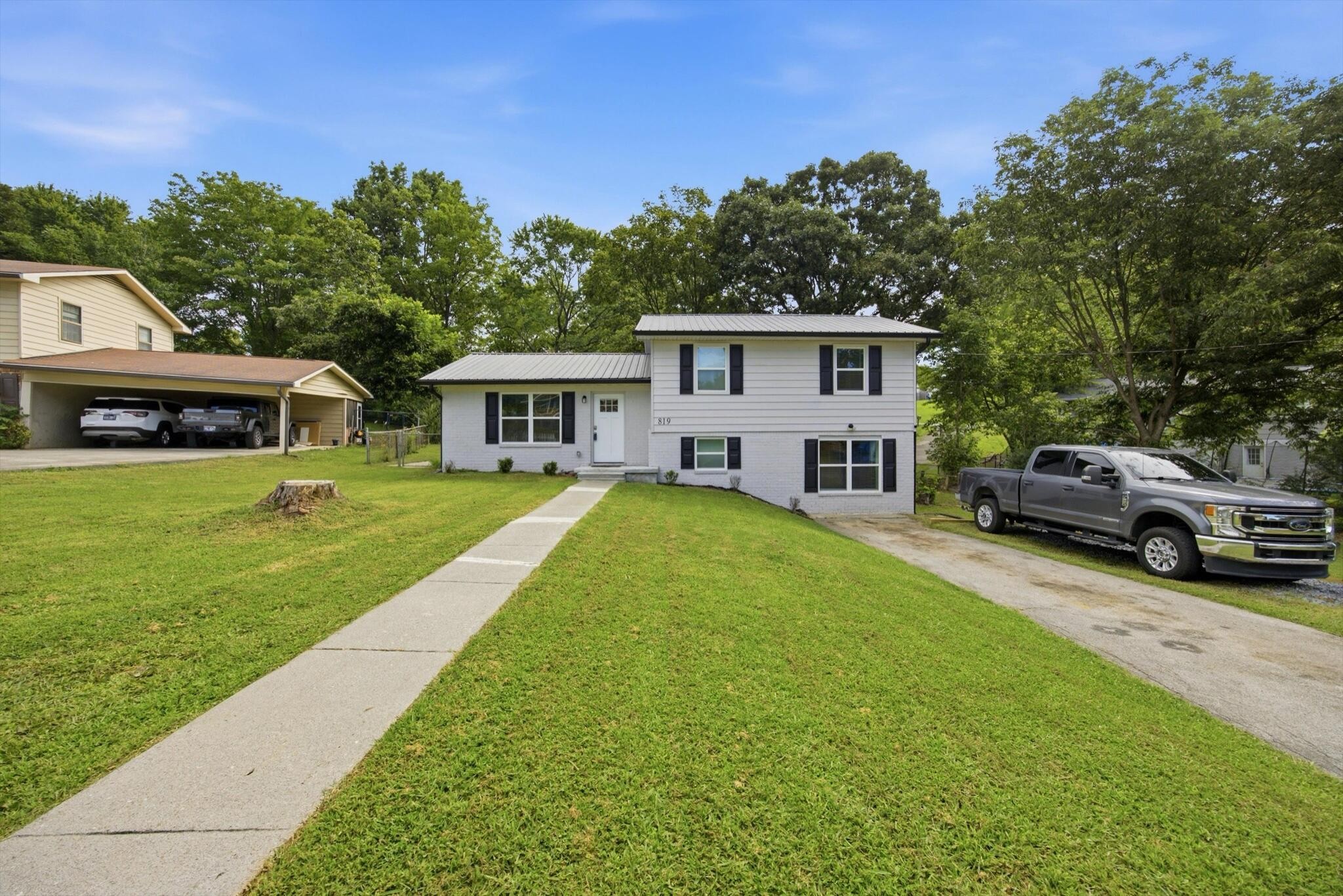 819 Scenic Drive, SE