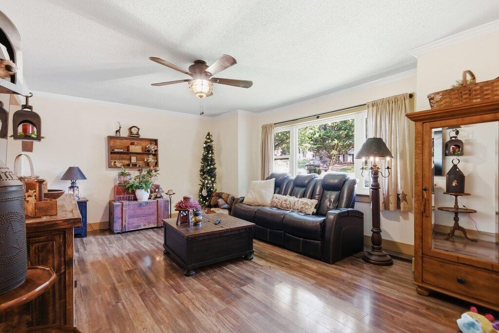 1718 Lake Wood Circle