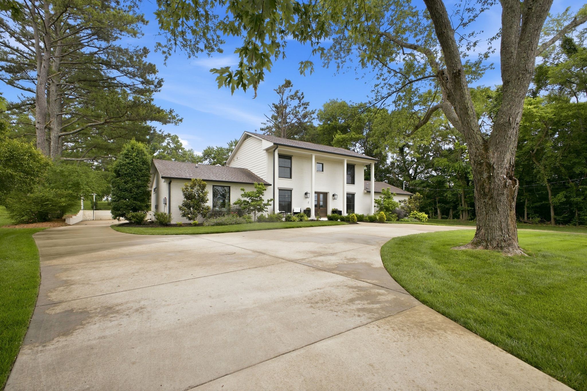 814 Wilson Pike