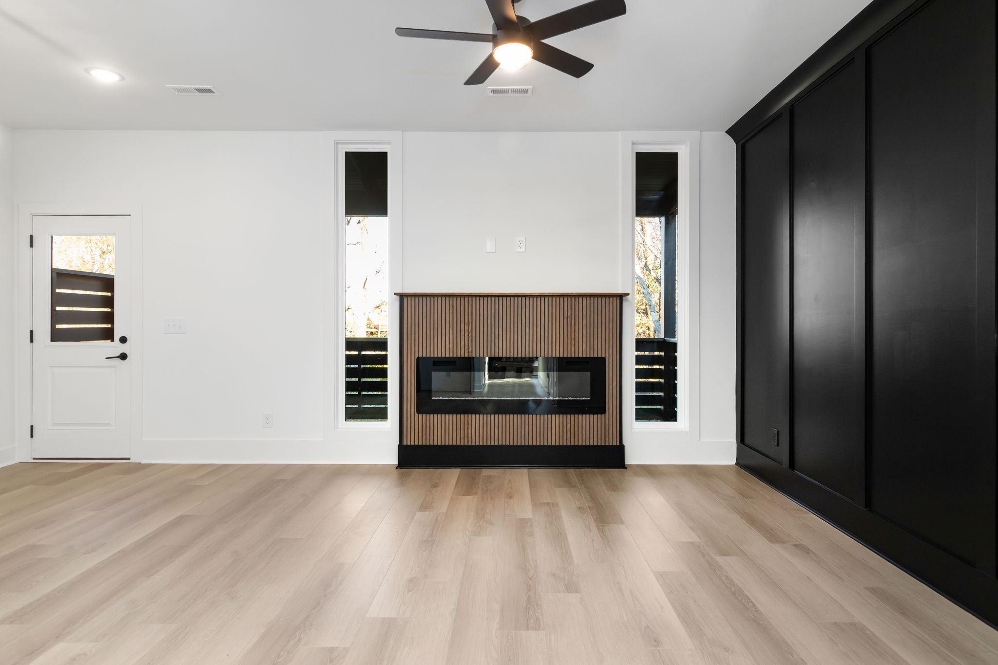 60 Dutch Dr
