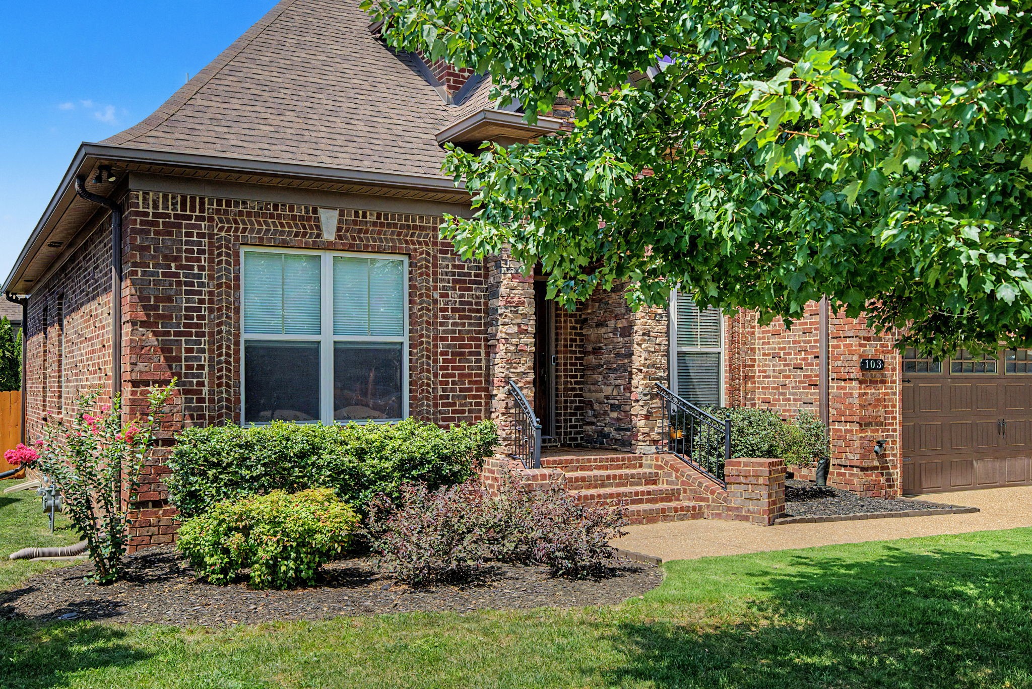 103 Shady Hollow Dr