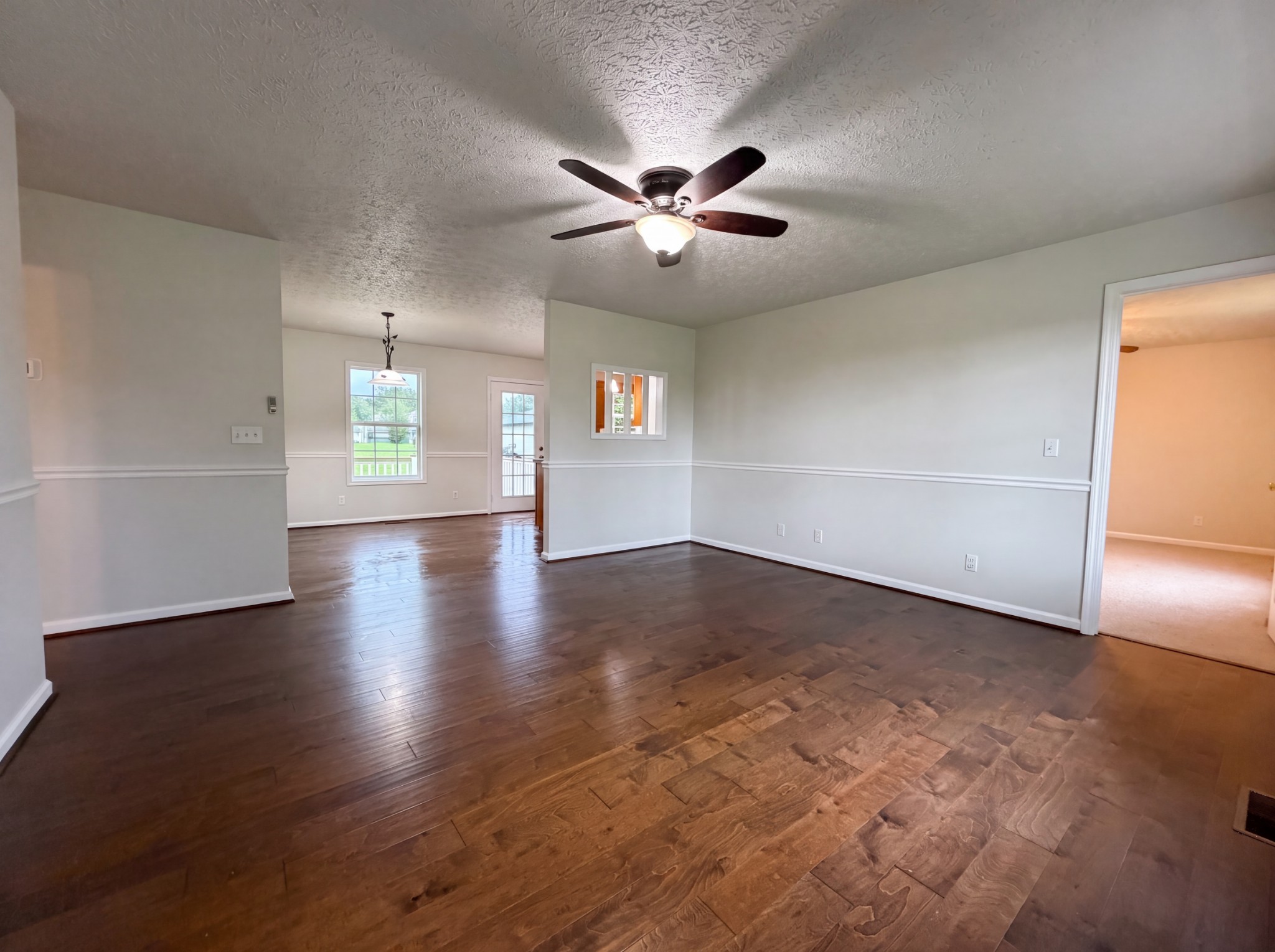 610 W Harper Rd