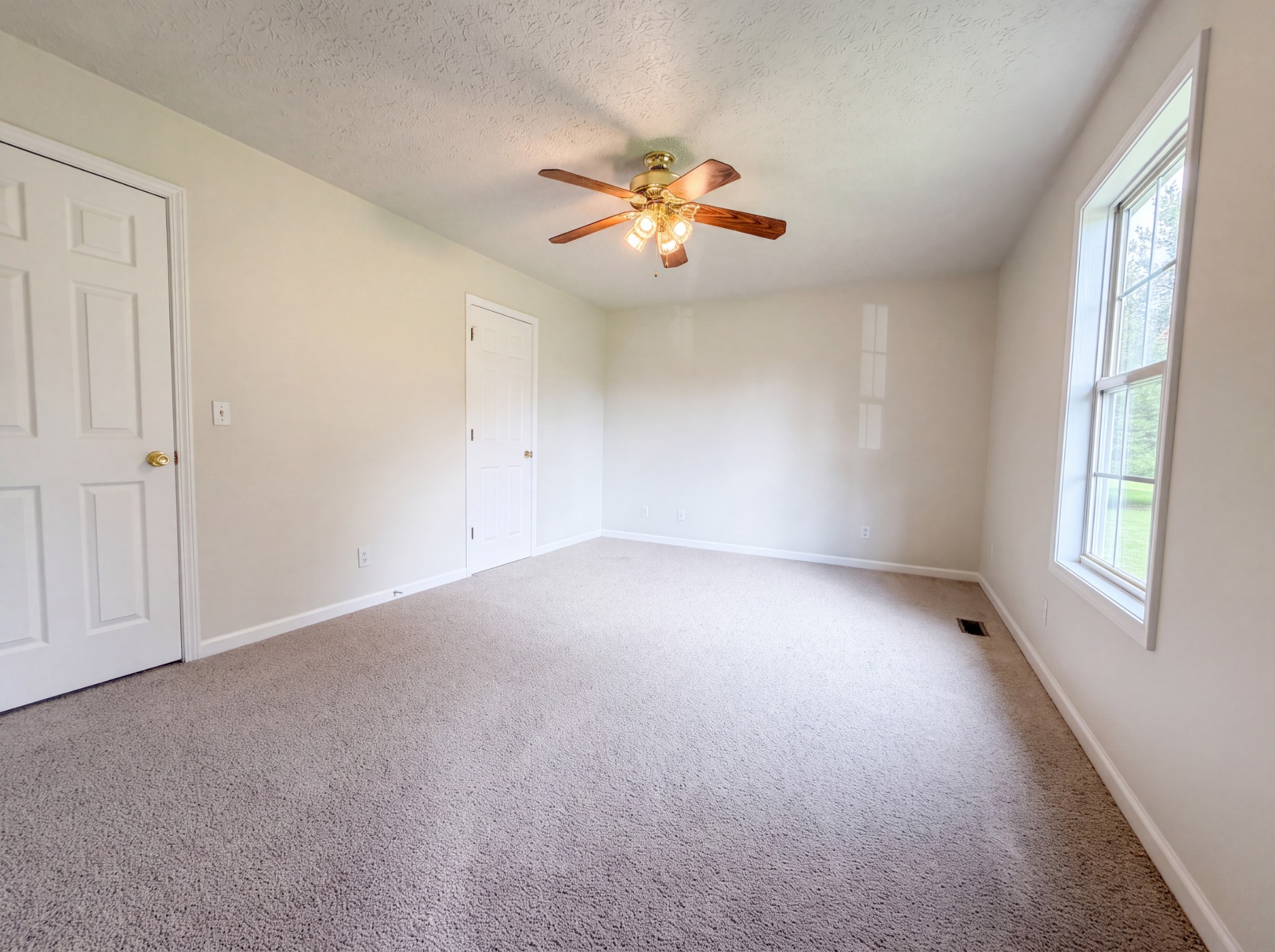 610 W Harper Rd
