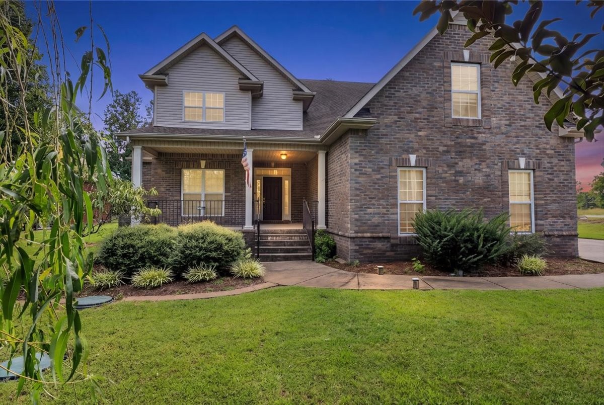 1204 Lunar Dr