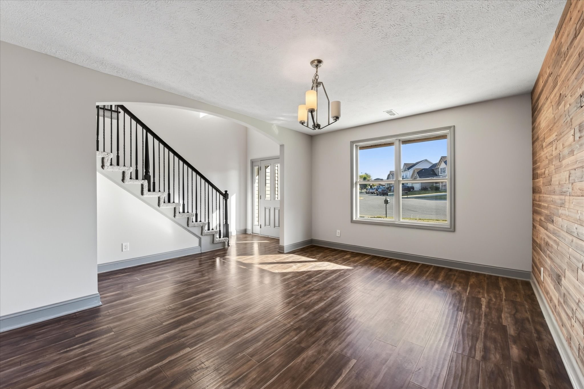 1301 Eagles View Dr