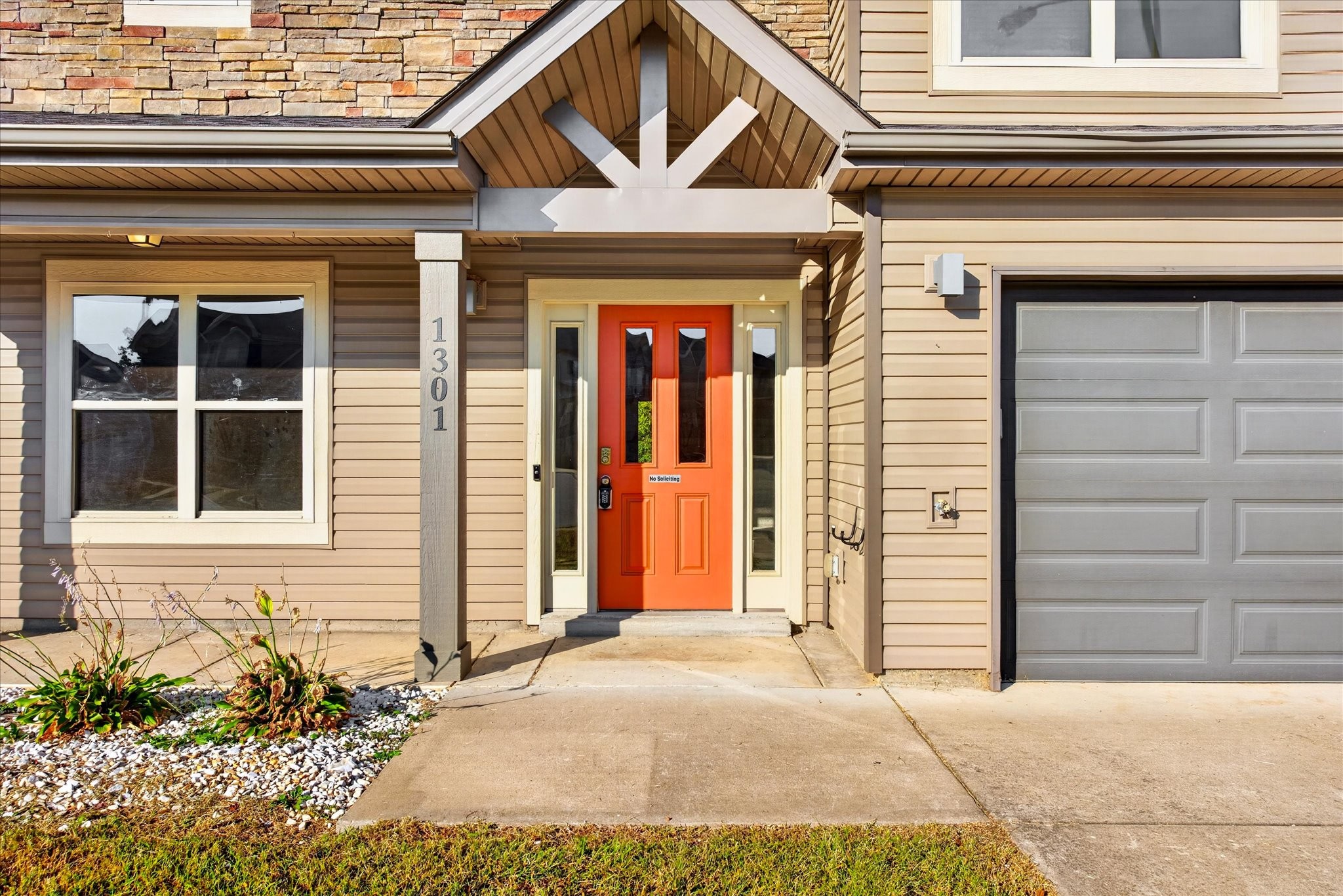 1301 Eagles View Dr