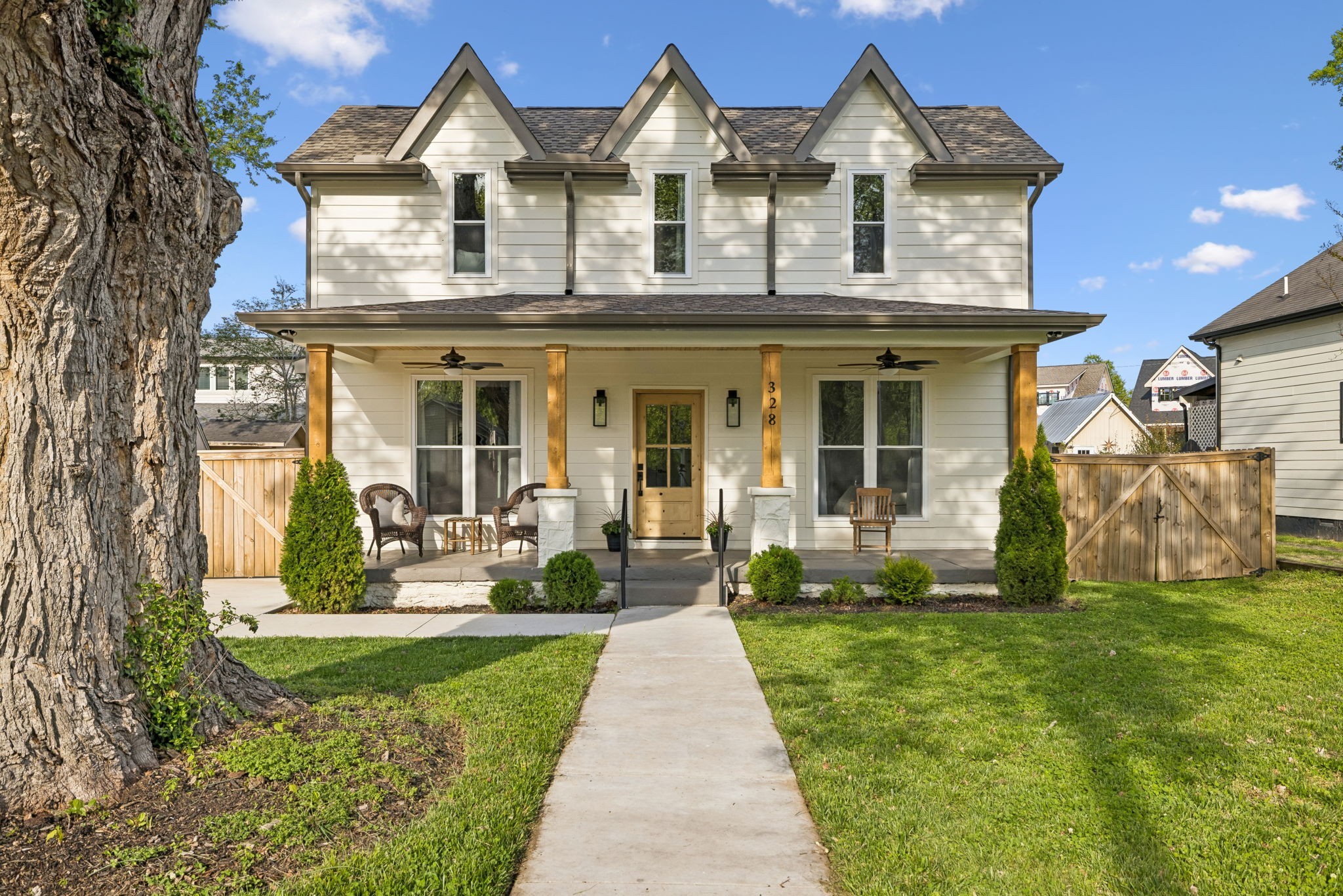 328 Granbury St