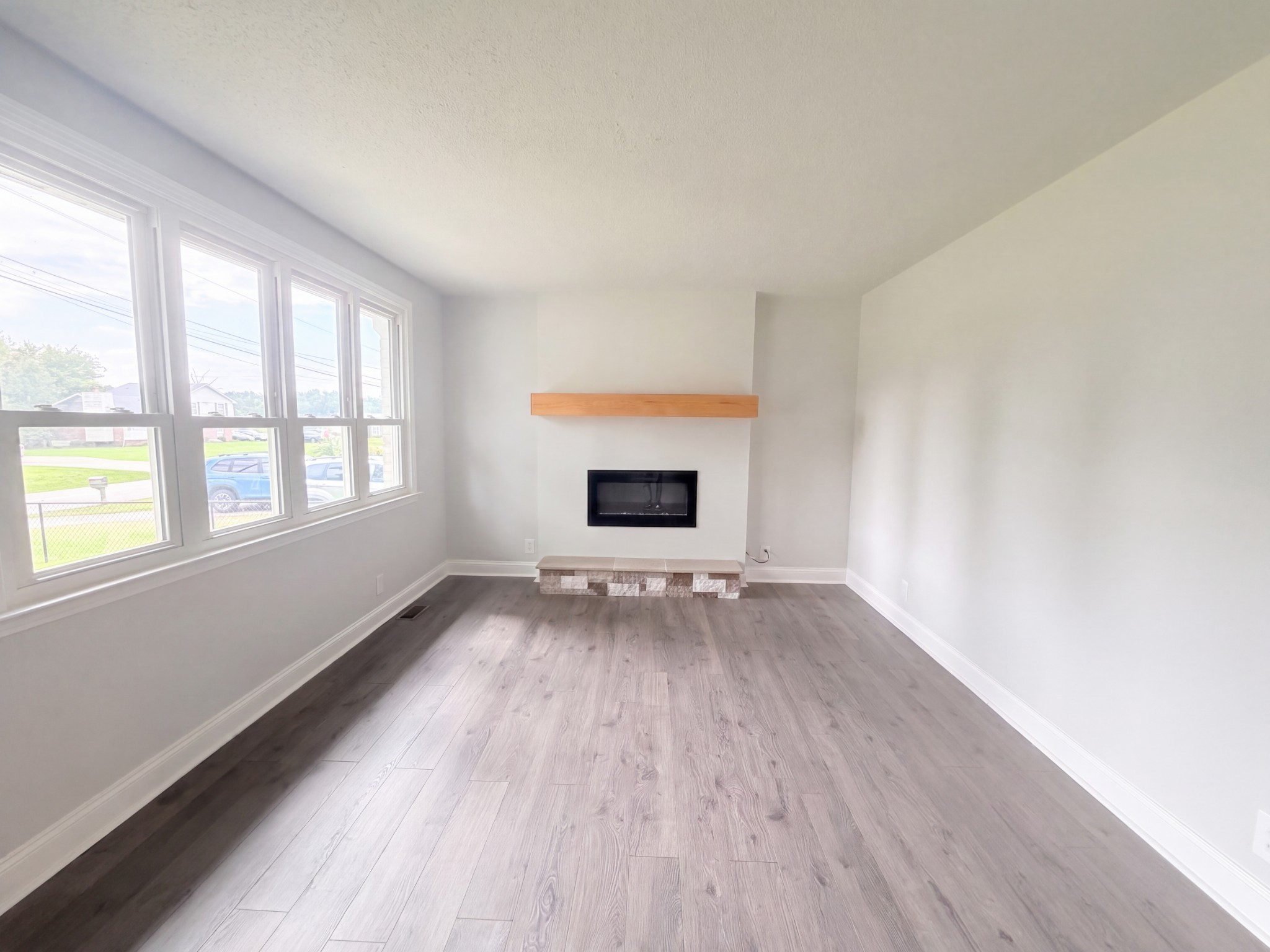 324 Woodale Dr