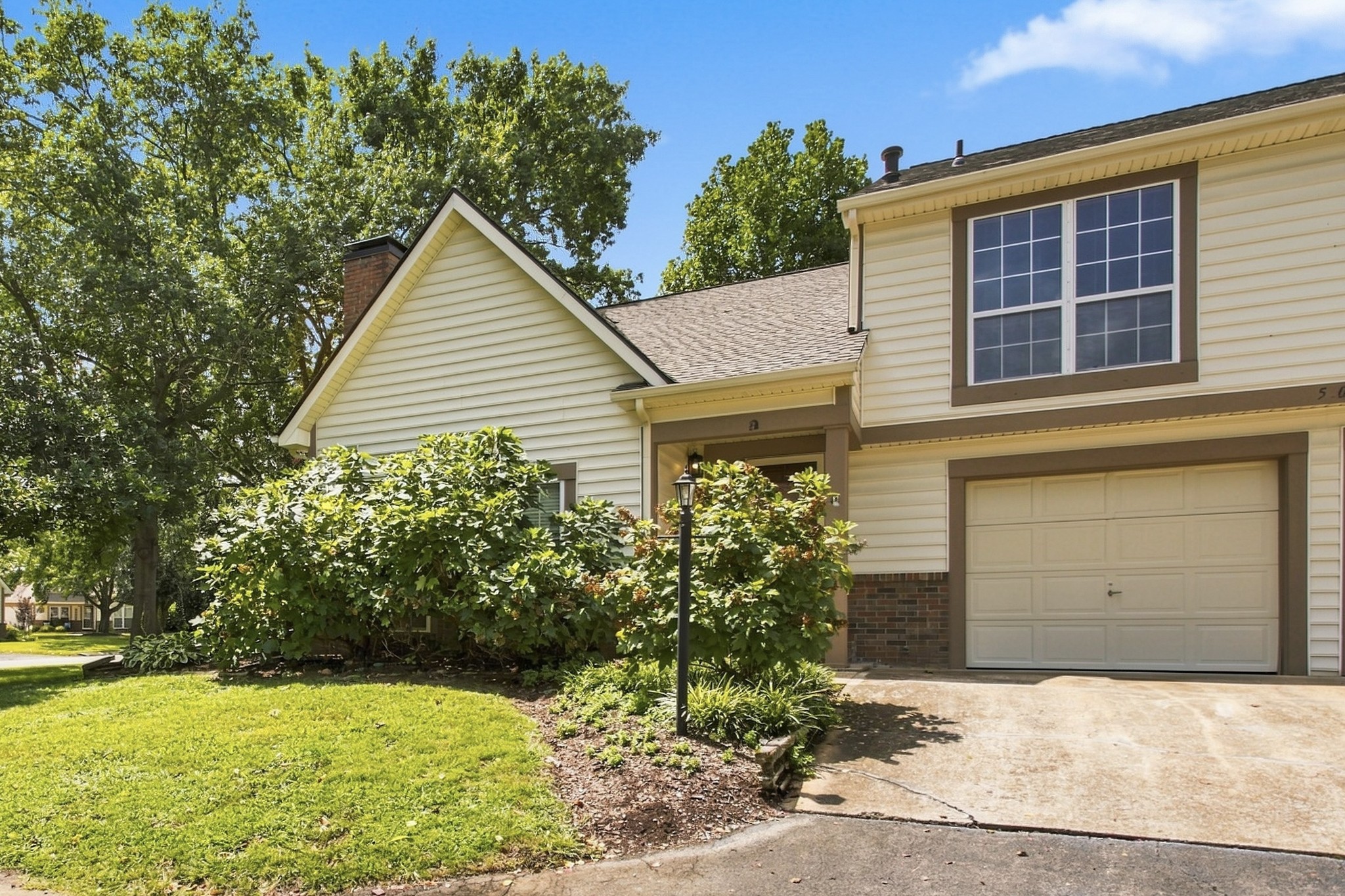 5002 Camelot Dr