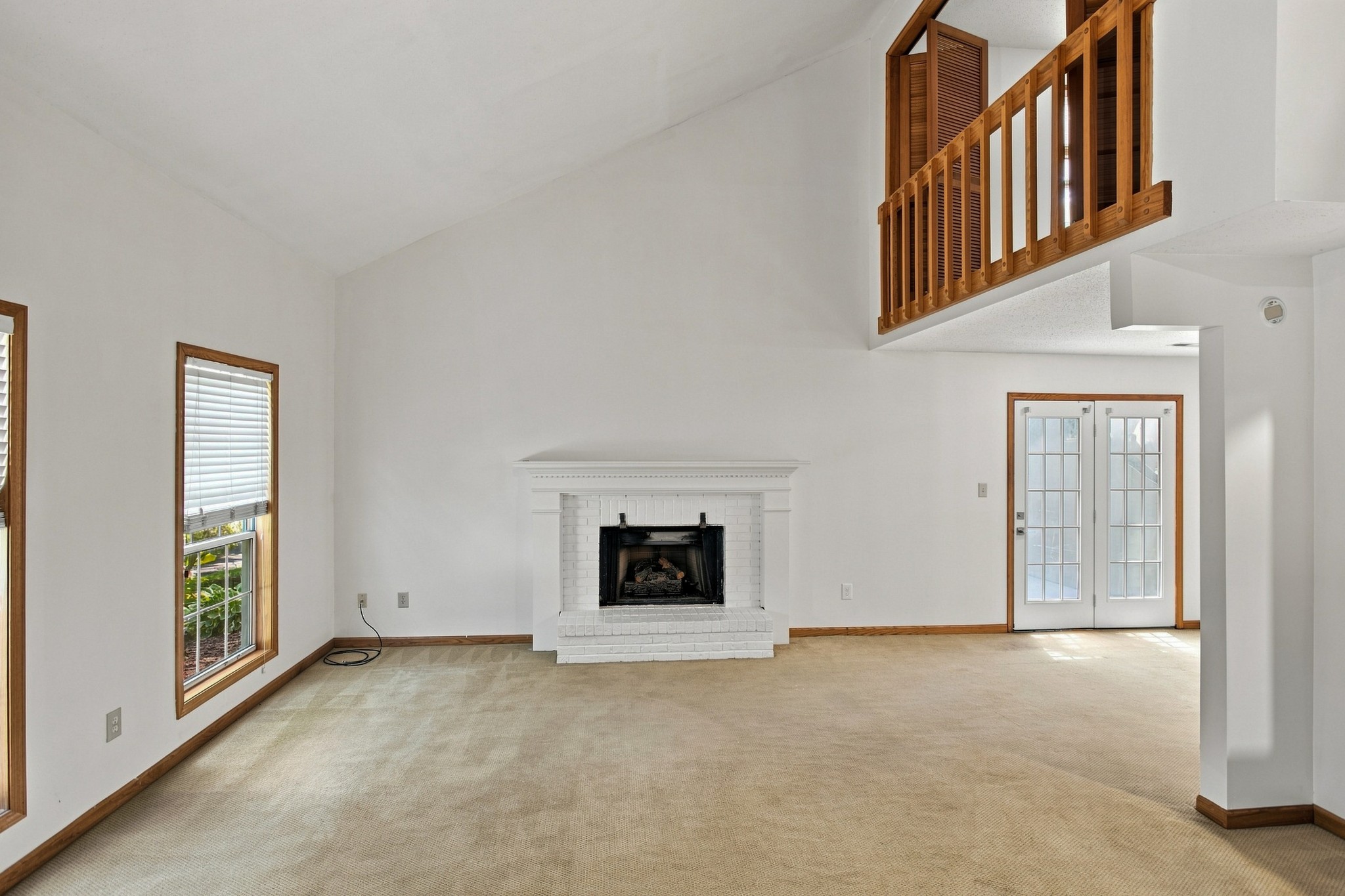 5002 Camelot Dr
