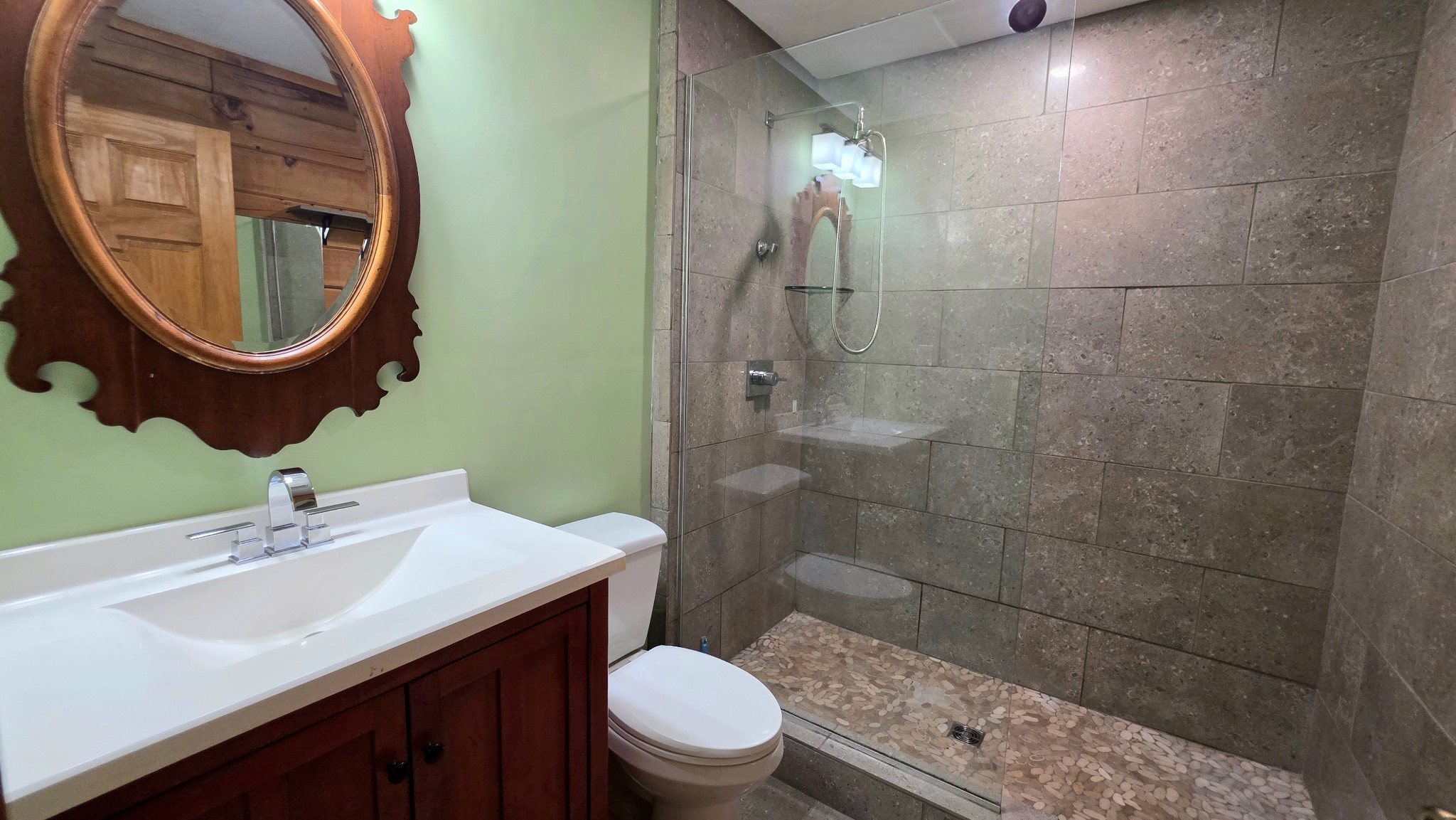 160 Poplar Dr
