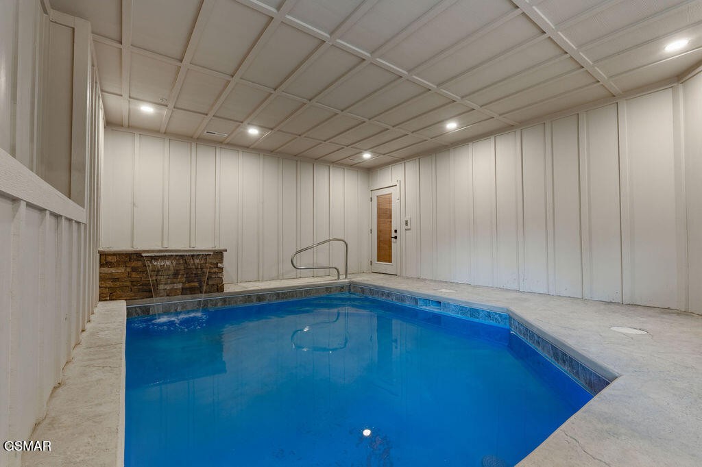 2176 Spurling Road