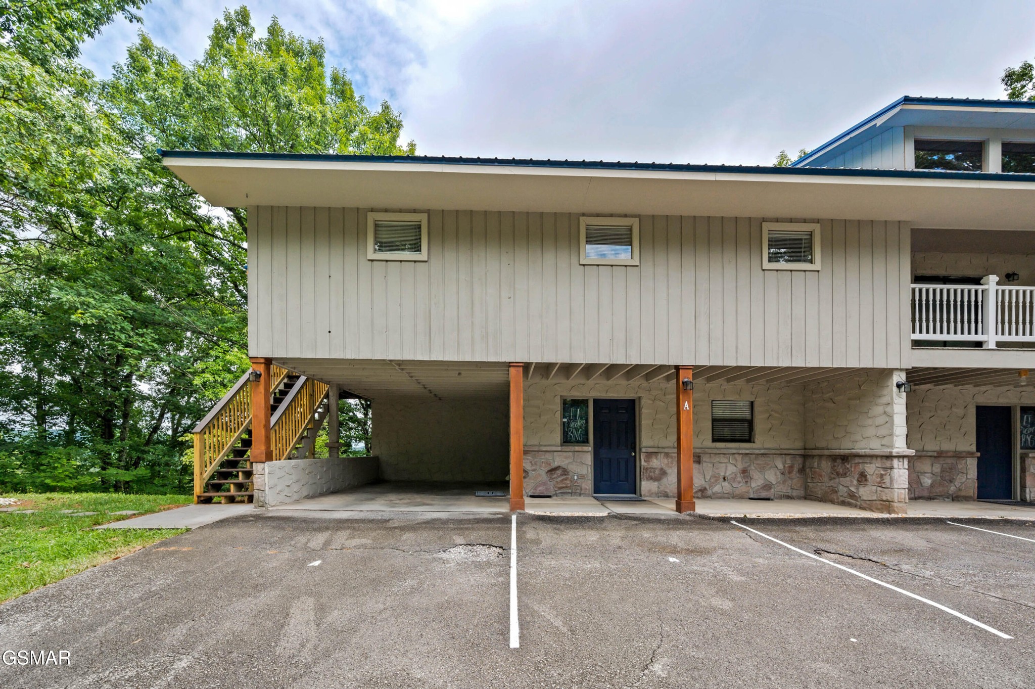 4222 Dollys Drive