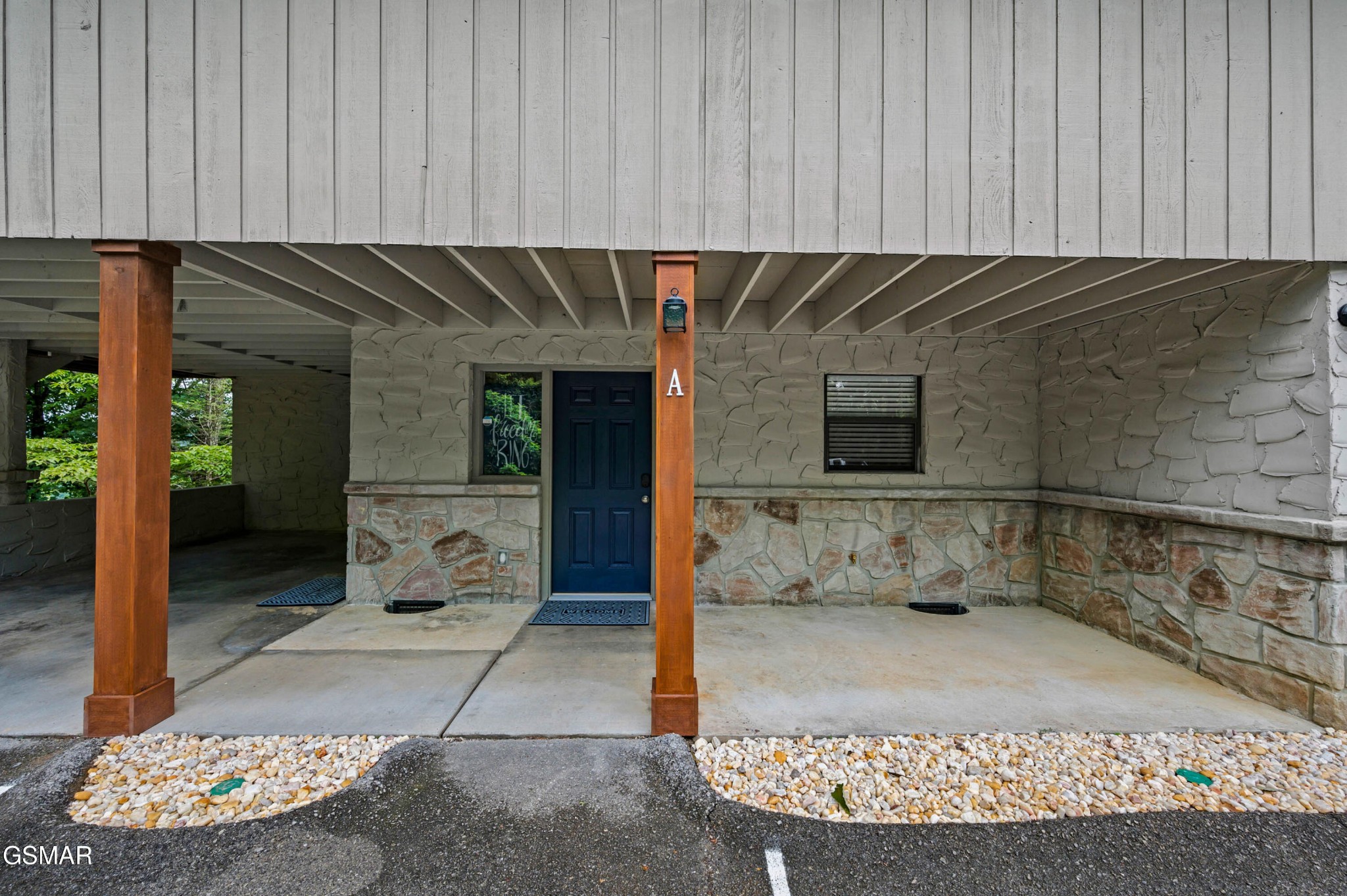 4222 Dollys Drive