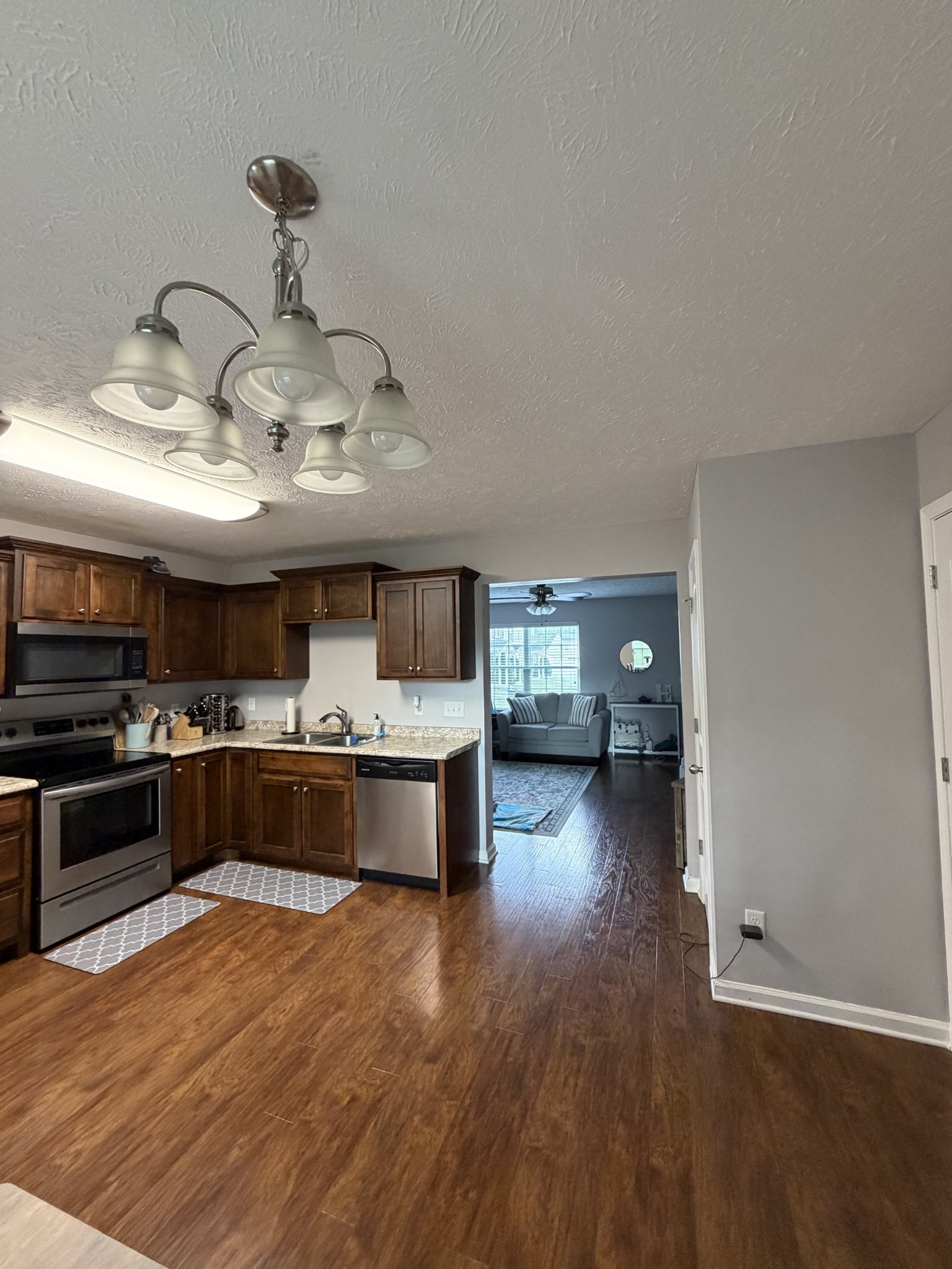 108 Glen Valley Cir