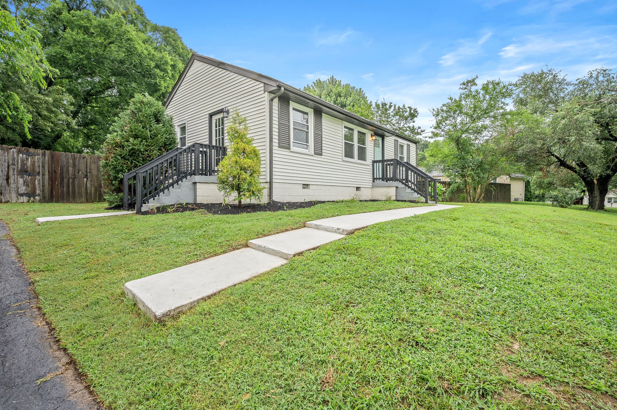 2928 Teakwood Dr