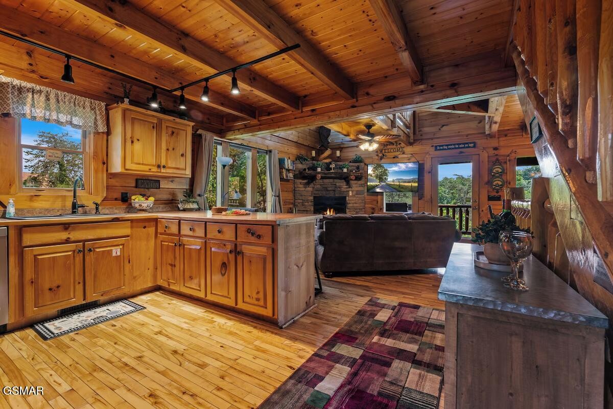 1409 Zachary Thomas Lane
