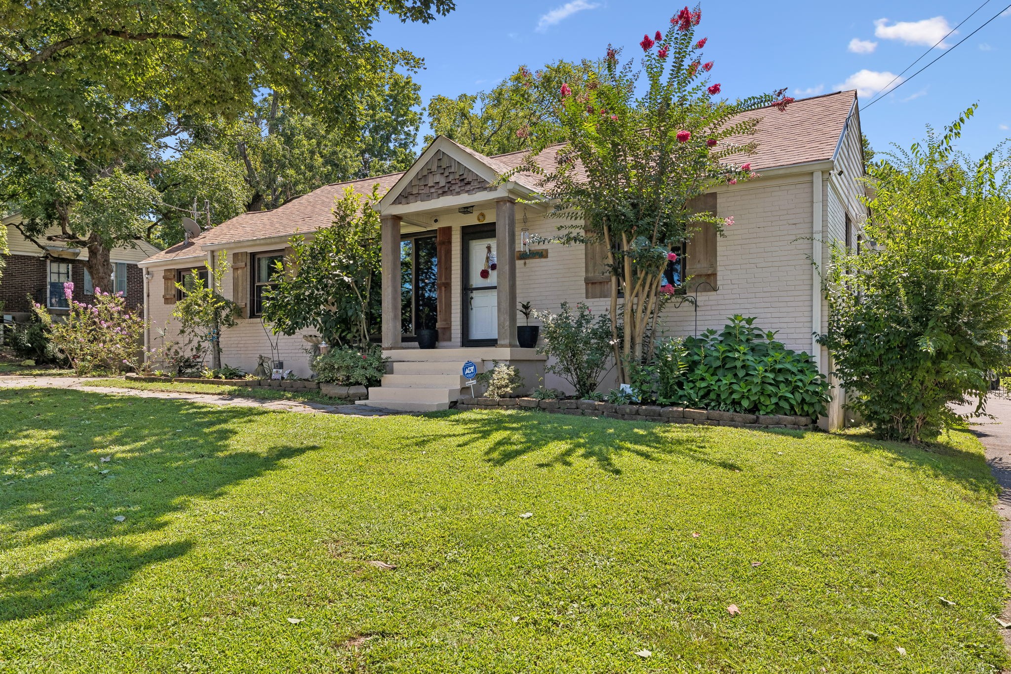 2429 Maplecrest Dr