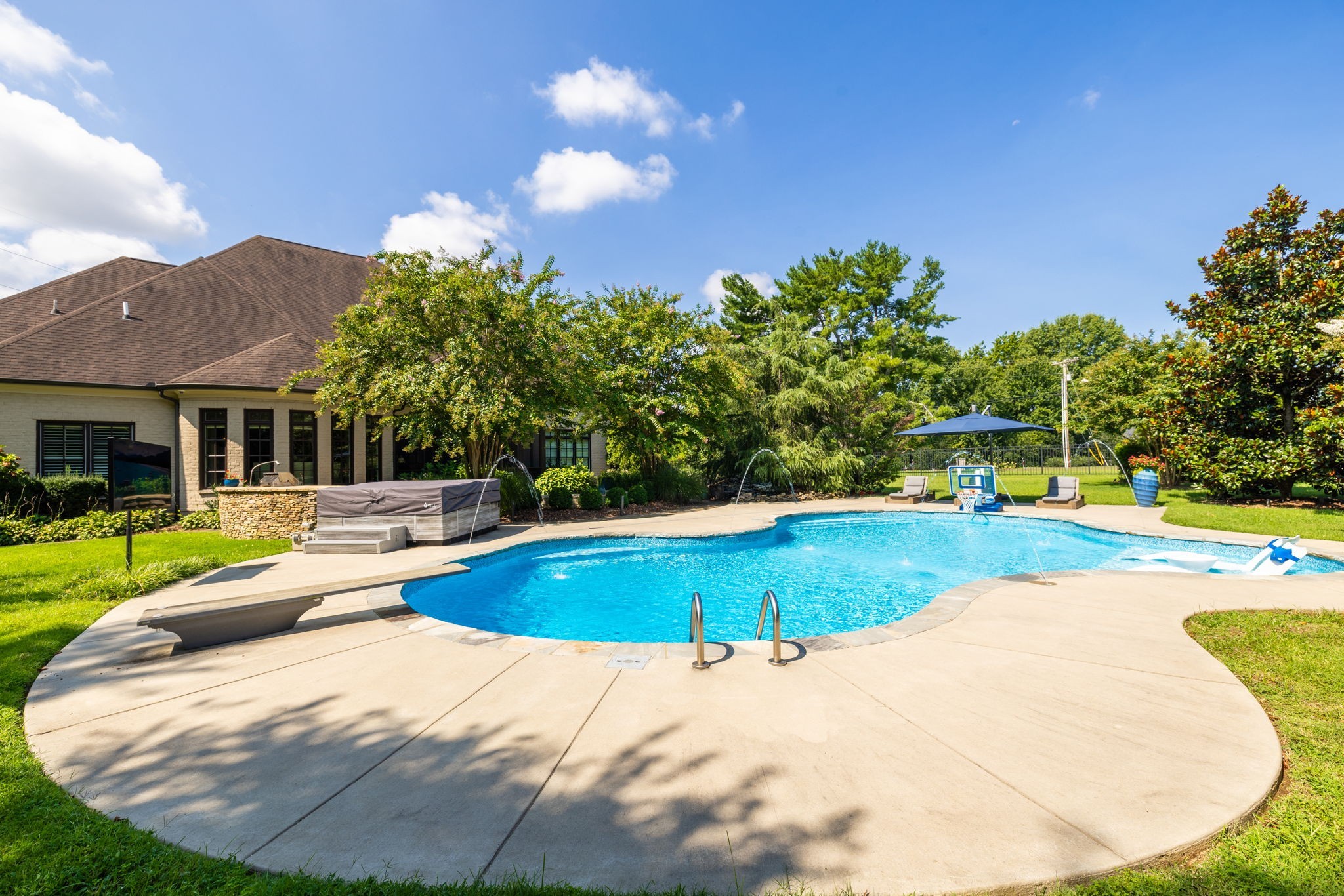 400 Ernest Rice Ln