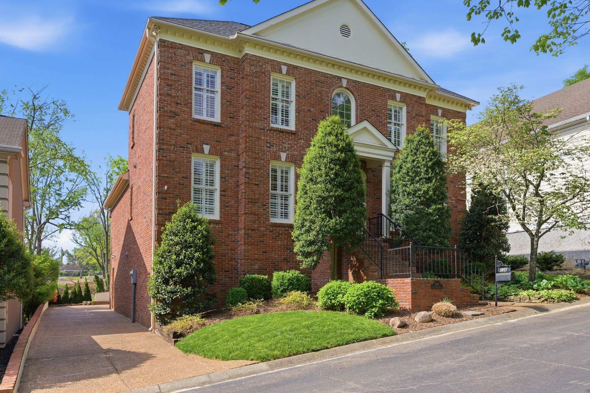 236 Burlington Pl