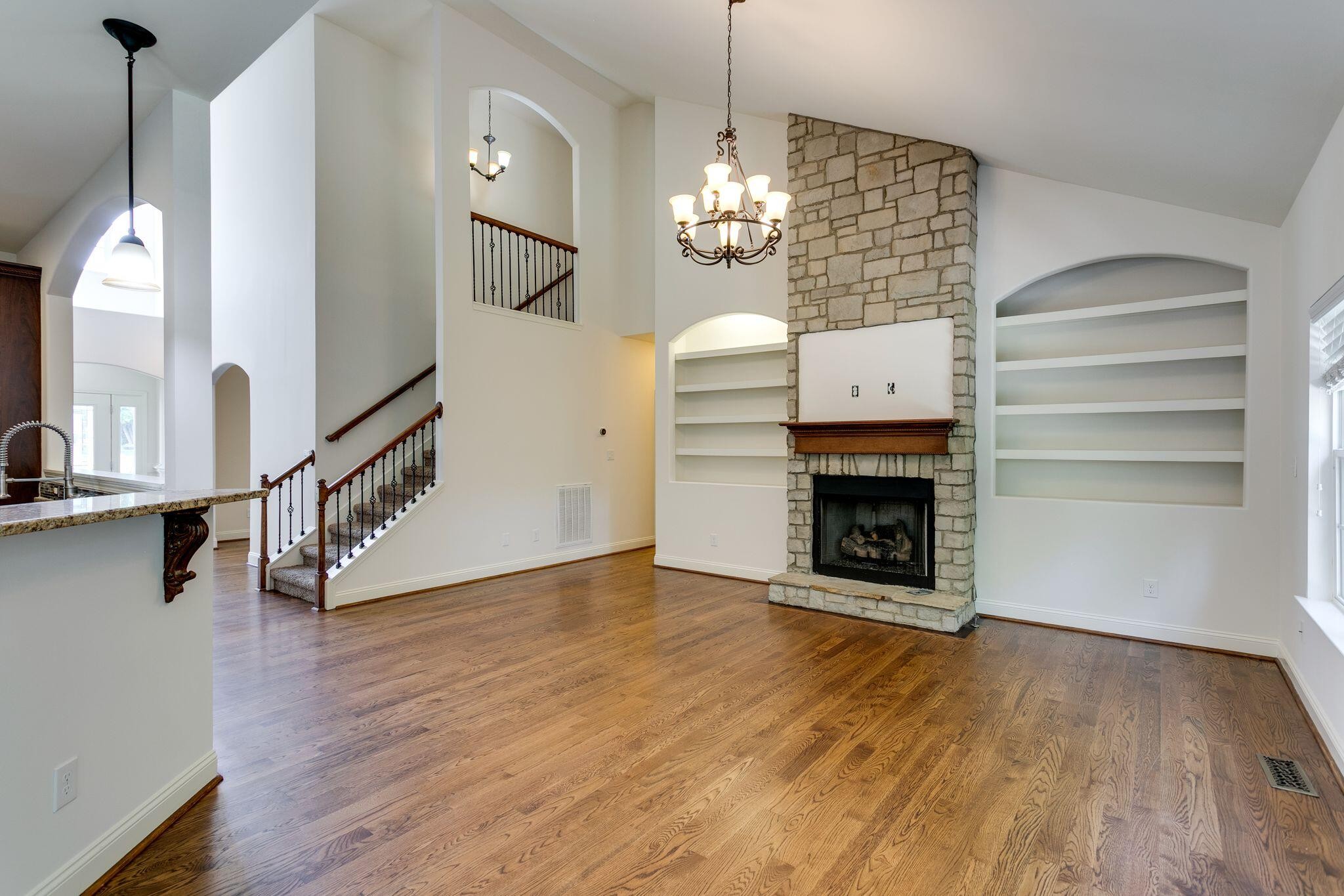 1002 Glessner DR