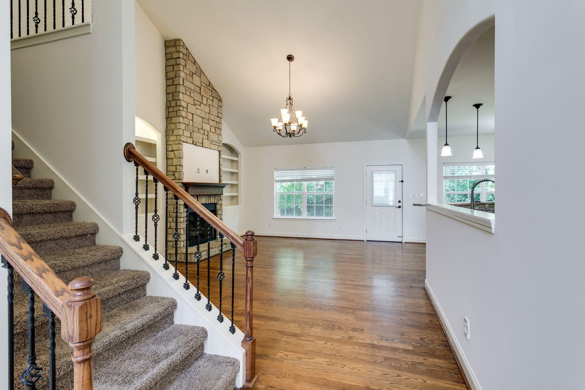 1002 Glessner DR