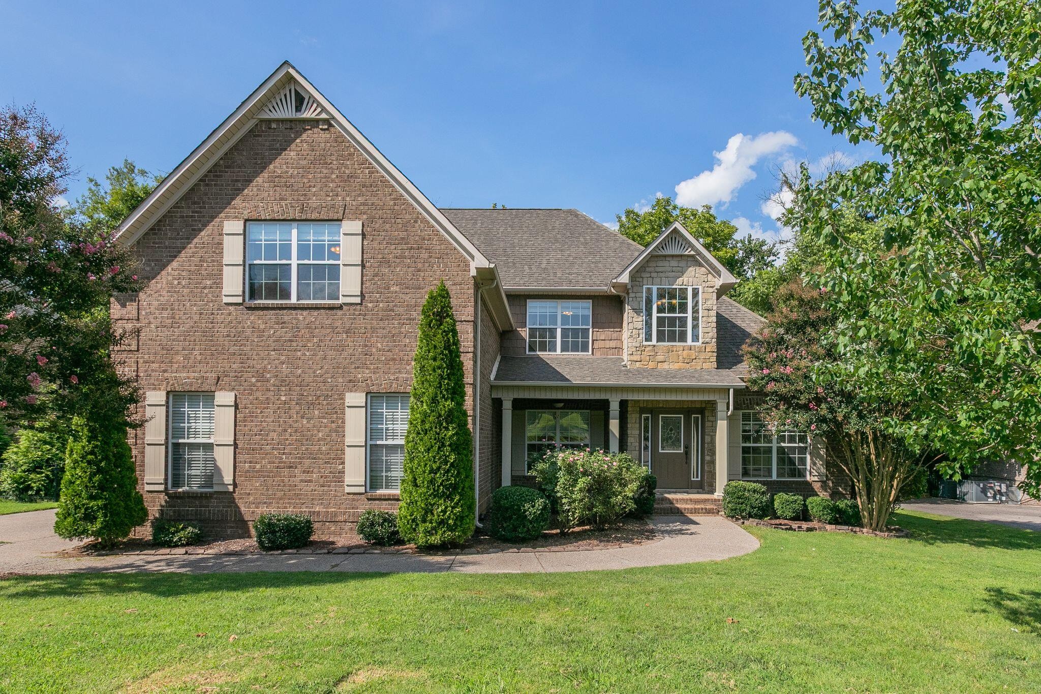 1002 Glessner DR