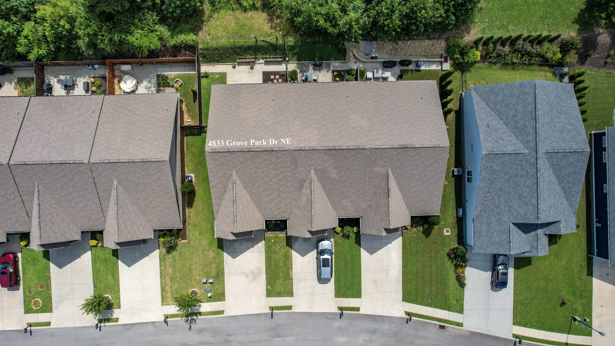 4833 Grove Park Dr, NE