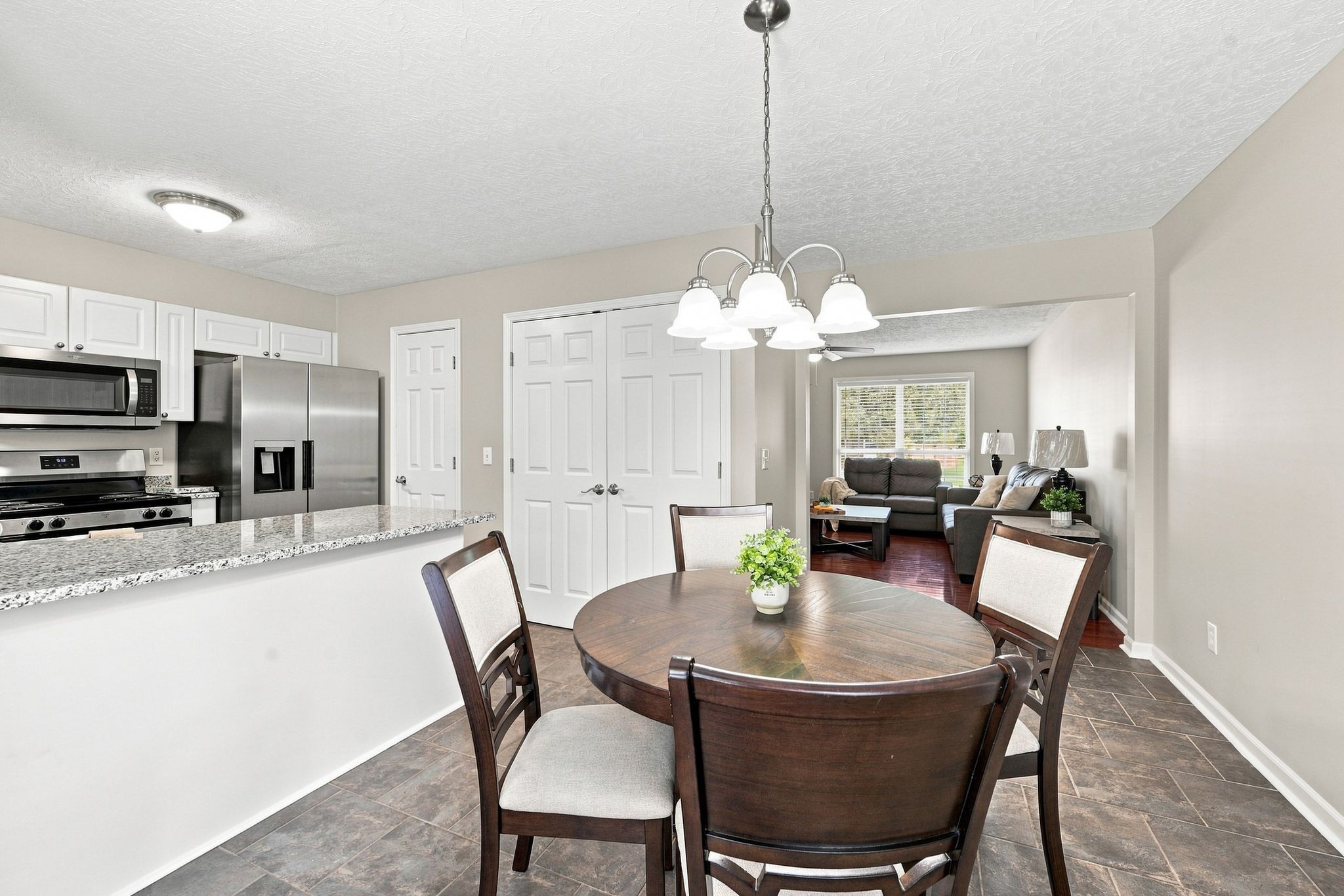 102 Westchester Dr