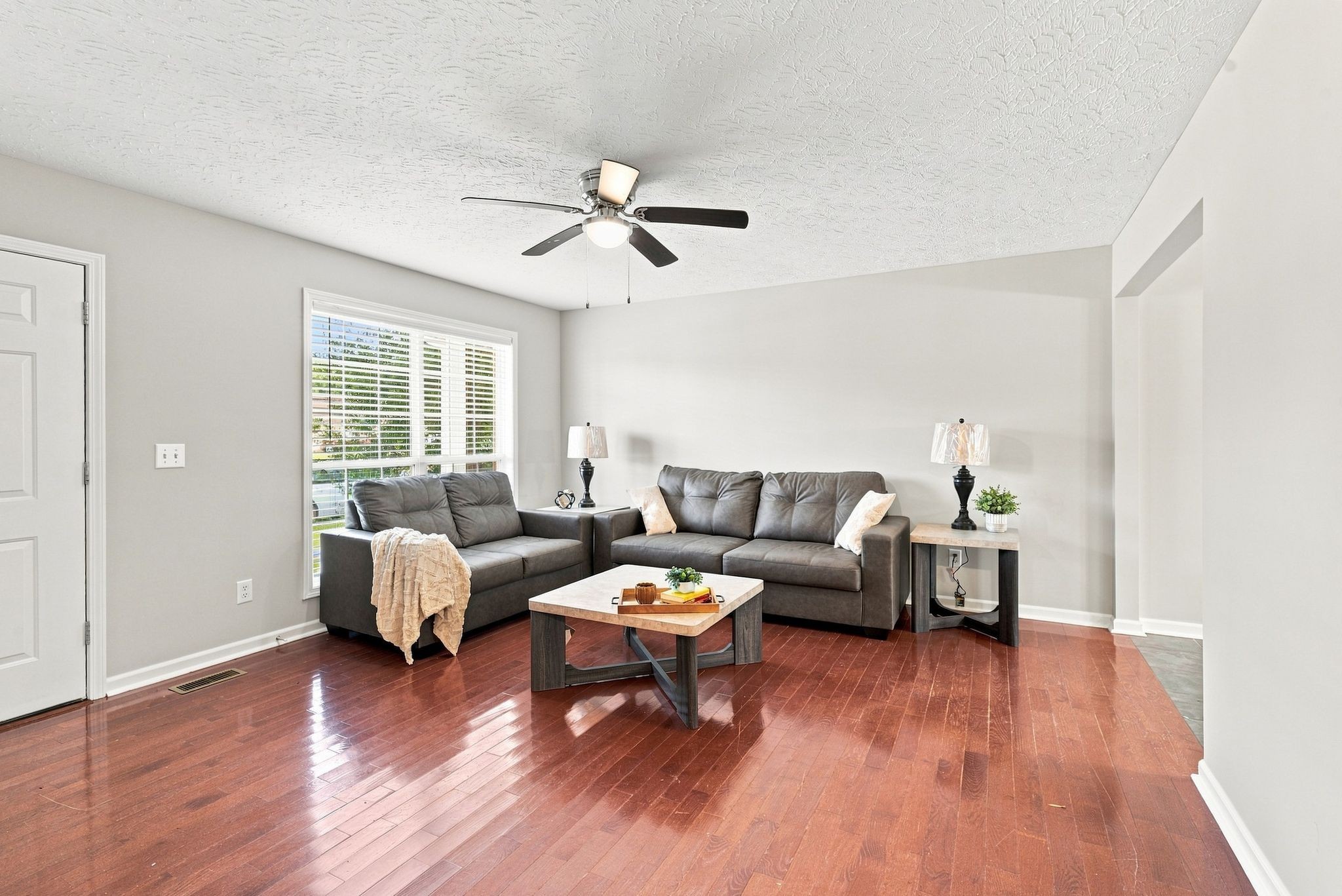 102 Westchester Dr