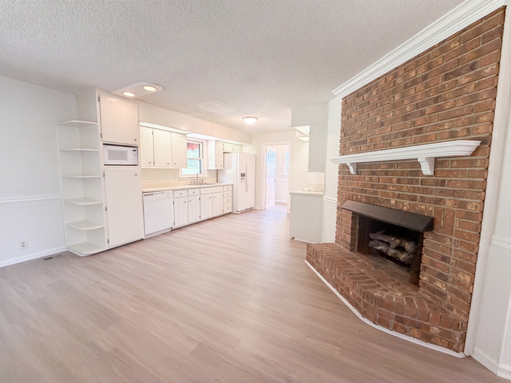 1818 Fox Chase Dr