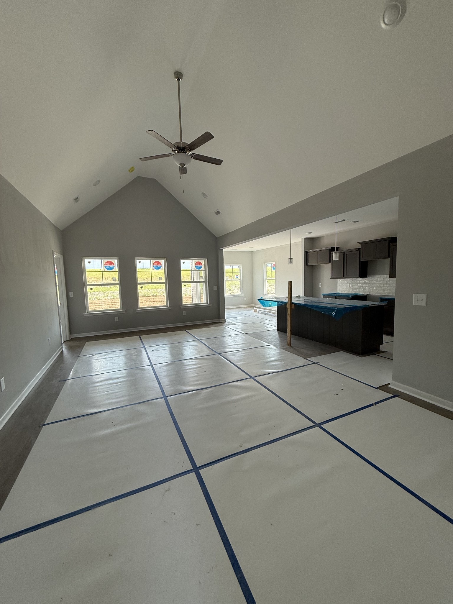 733 Creekbend Ln