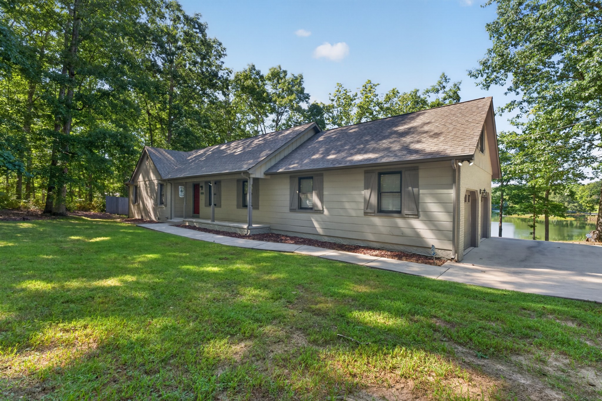 107 Chickory Ln