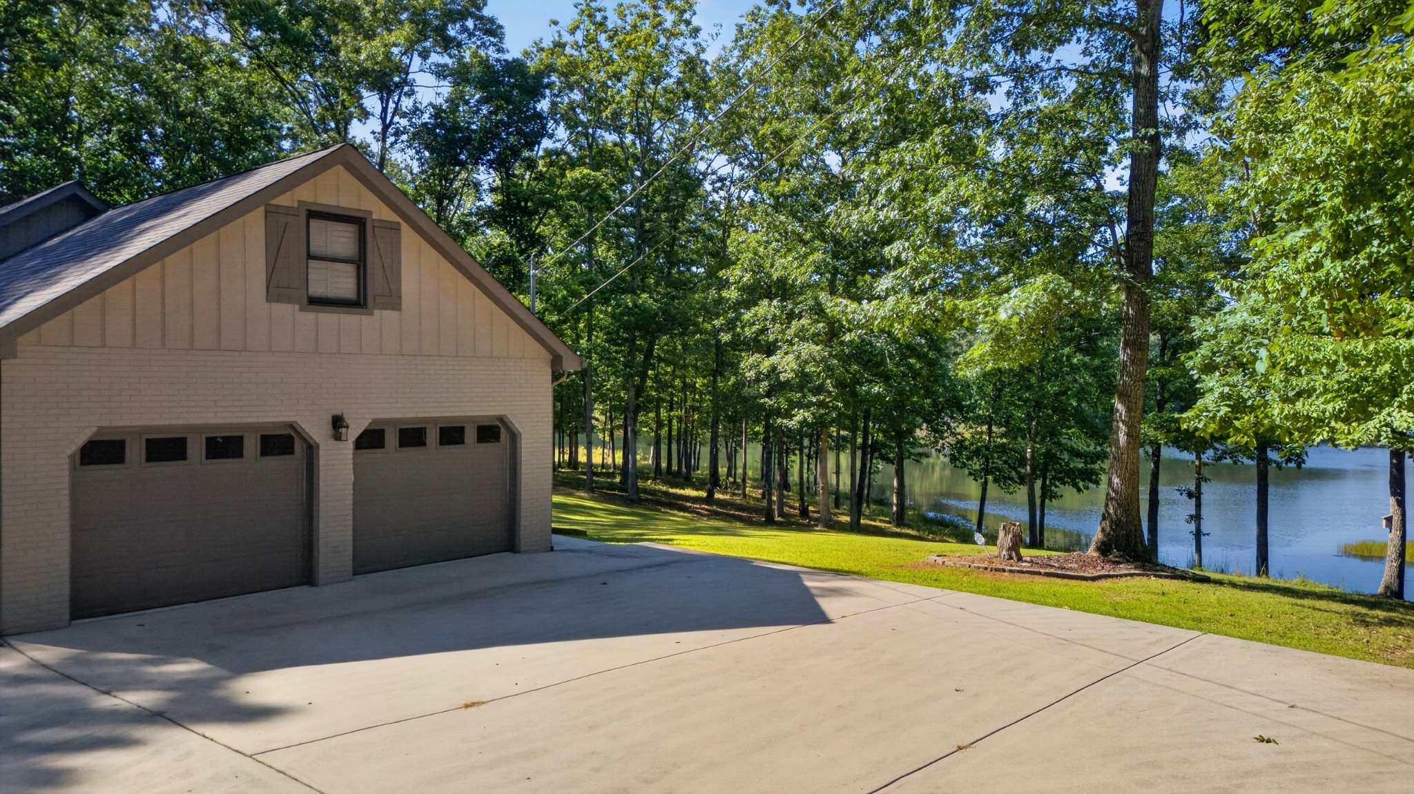 107 Chickory Ln