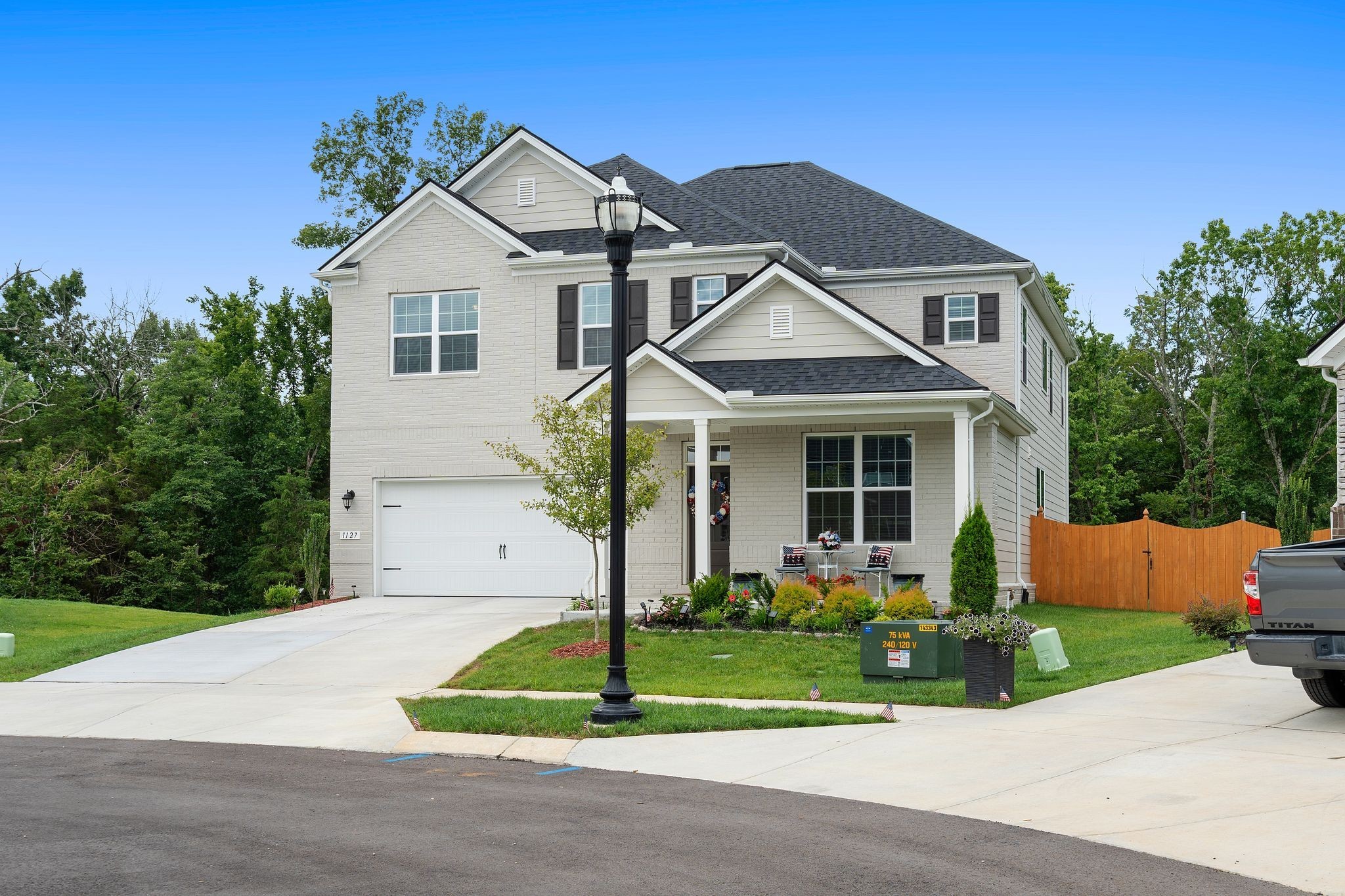 1127 Aster Pl