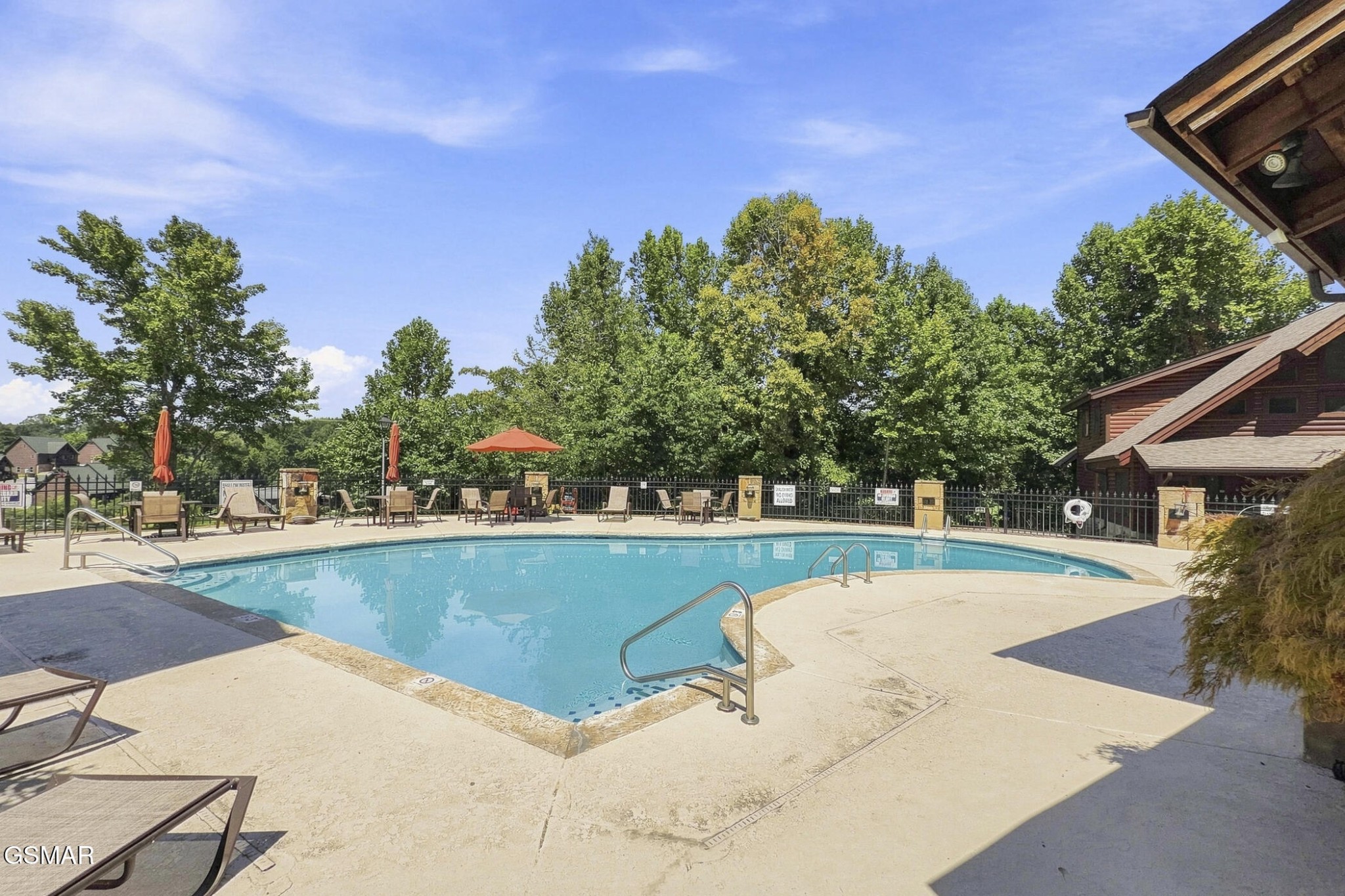818 Golf View Boulevard