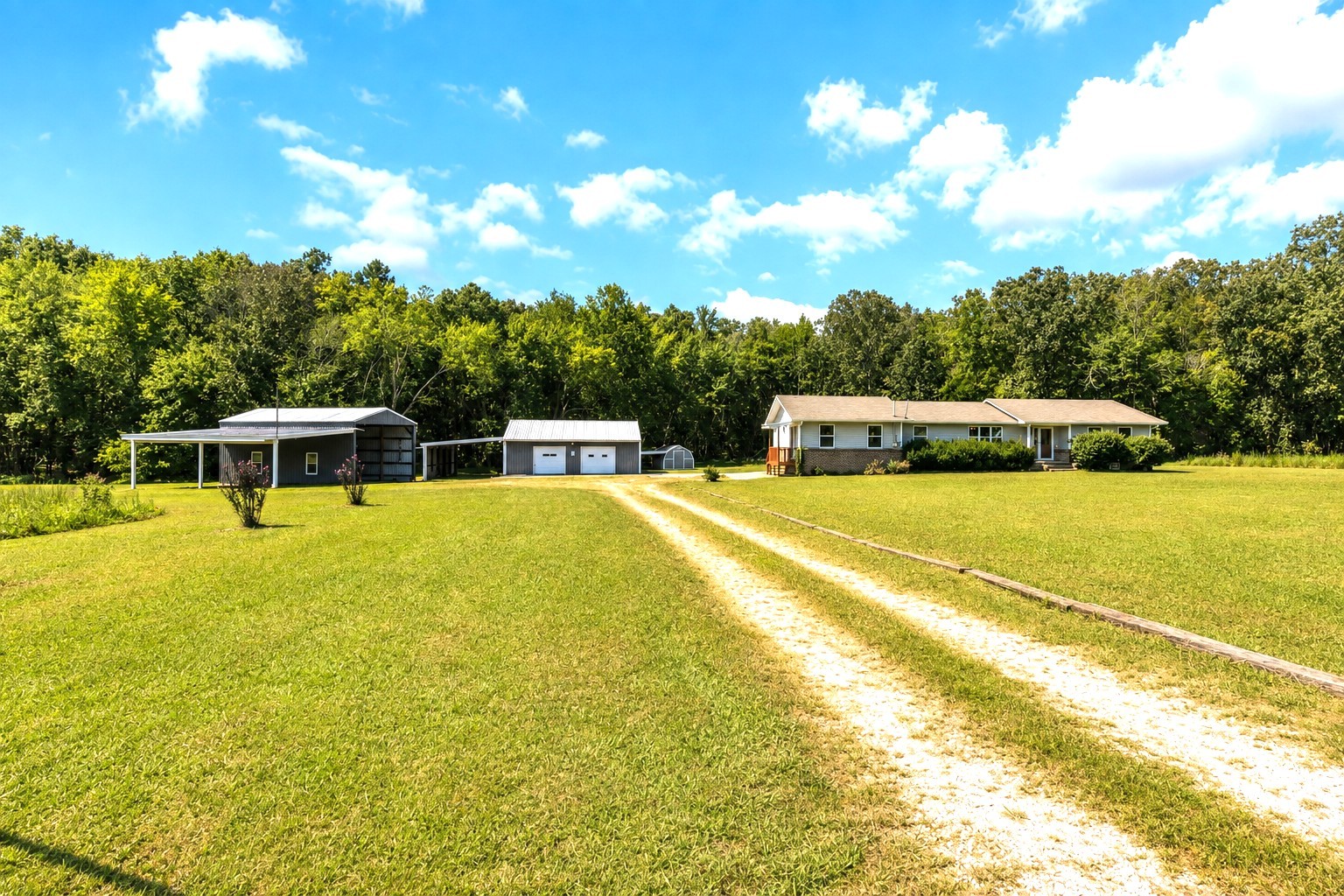320 Ridgewood Dr