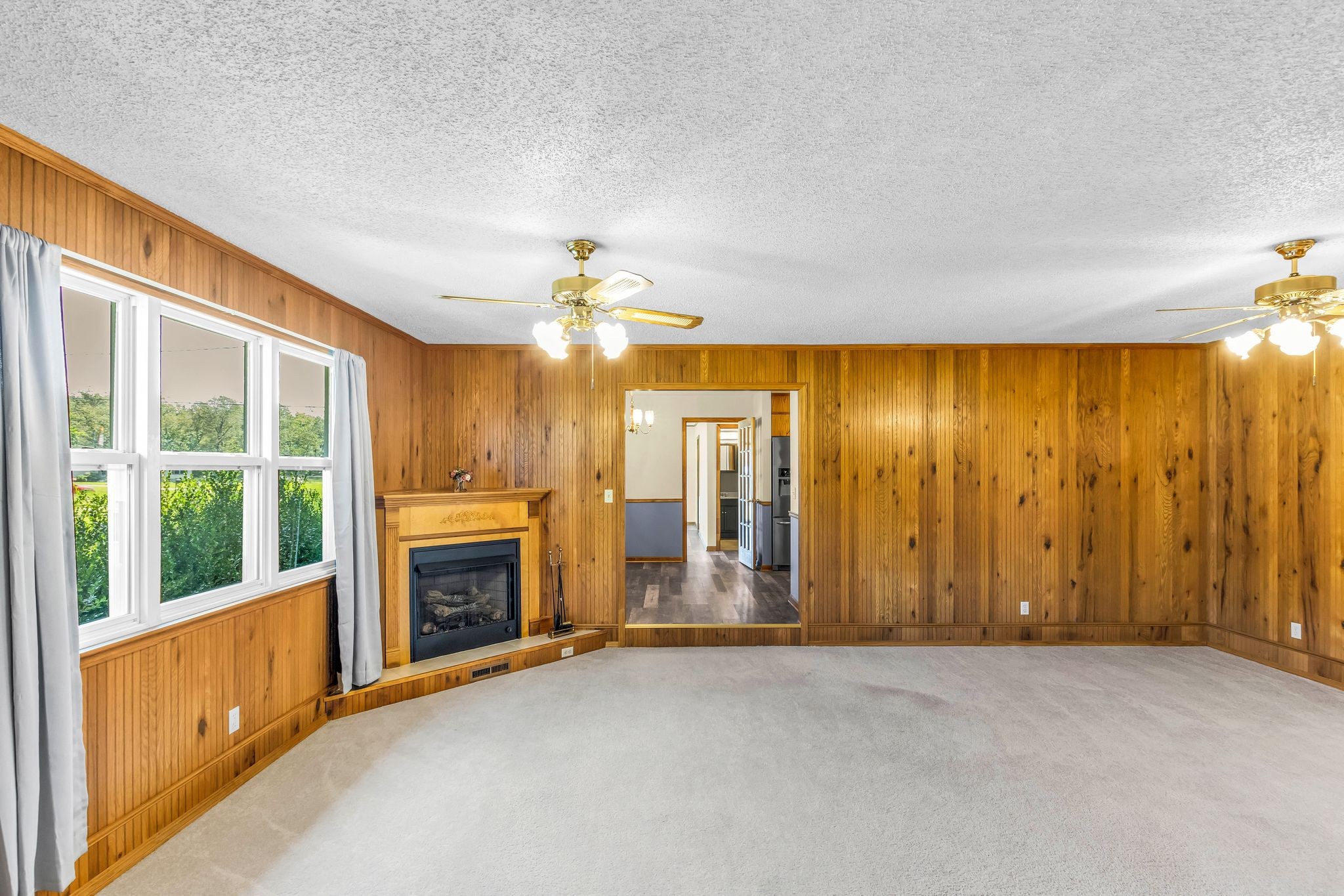 320 Ridgewood Dr