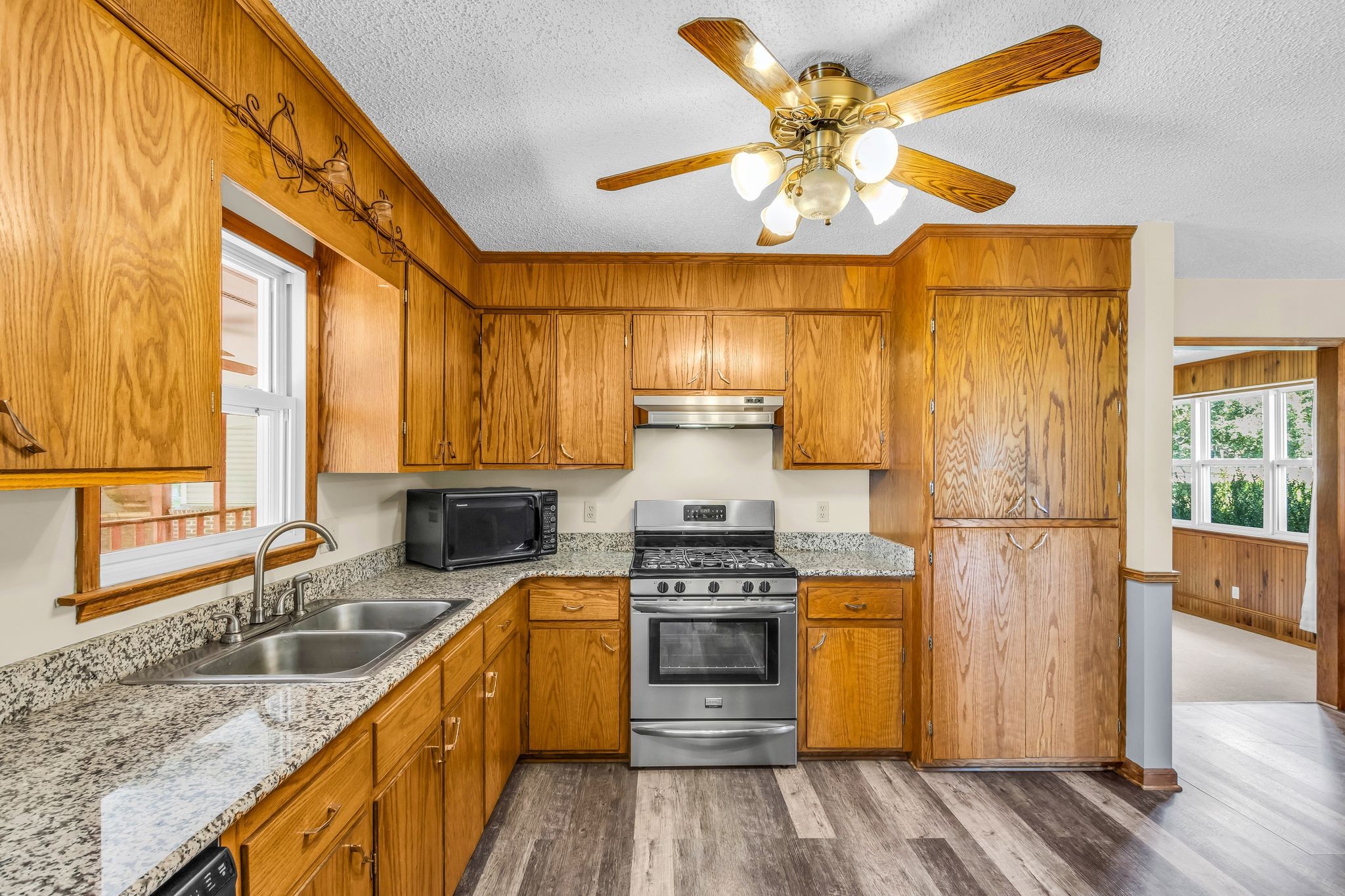 320 Ridgewood Dr