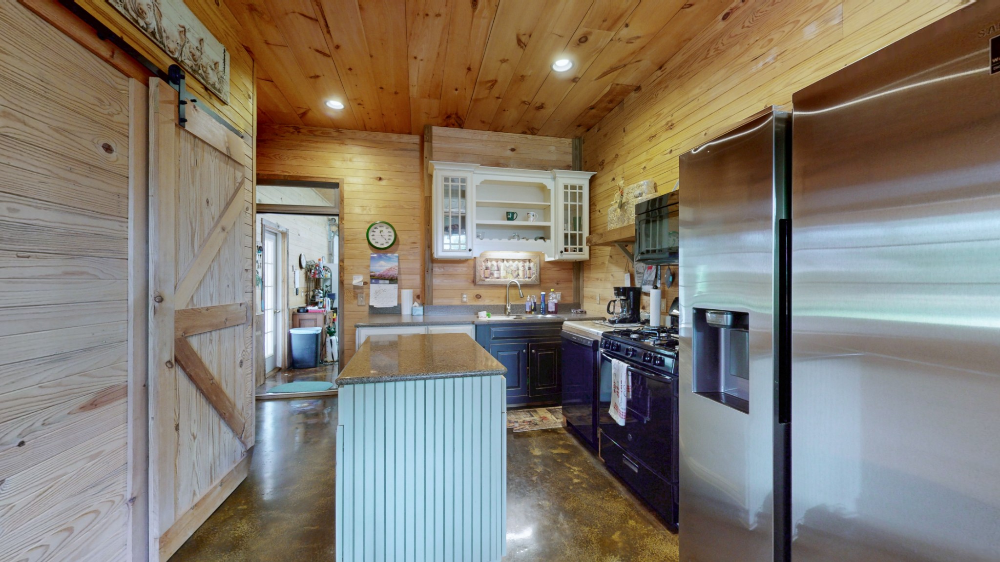 8774 Highway 641, N